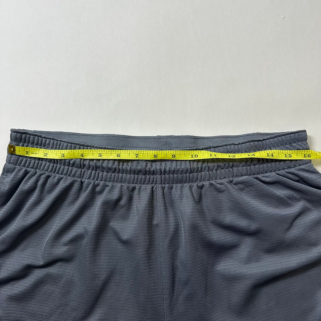 NIKE Big Swoosh Dri-fit Shorts in Gray (Size 32-40)