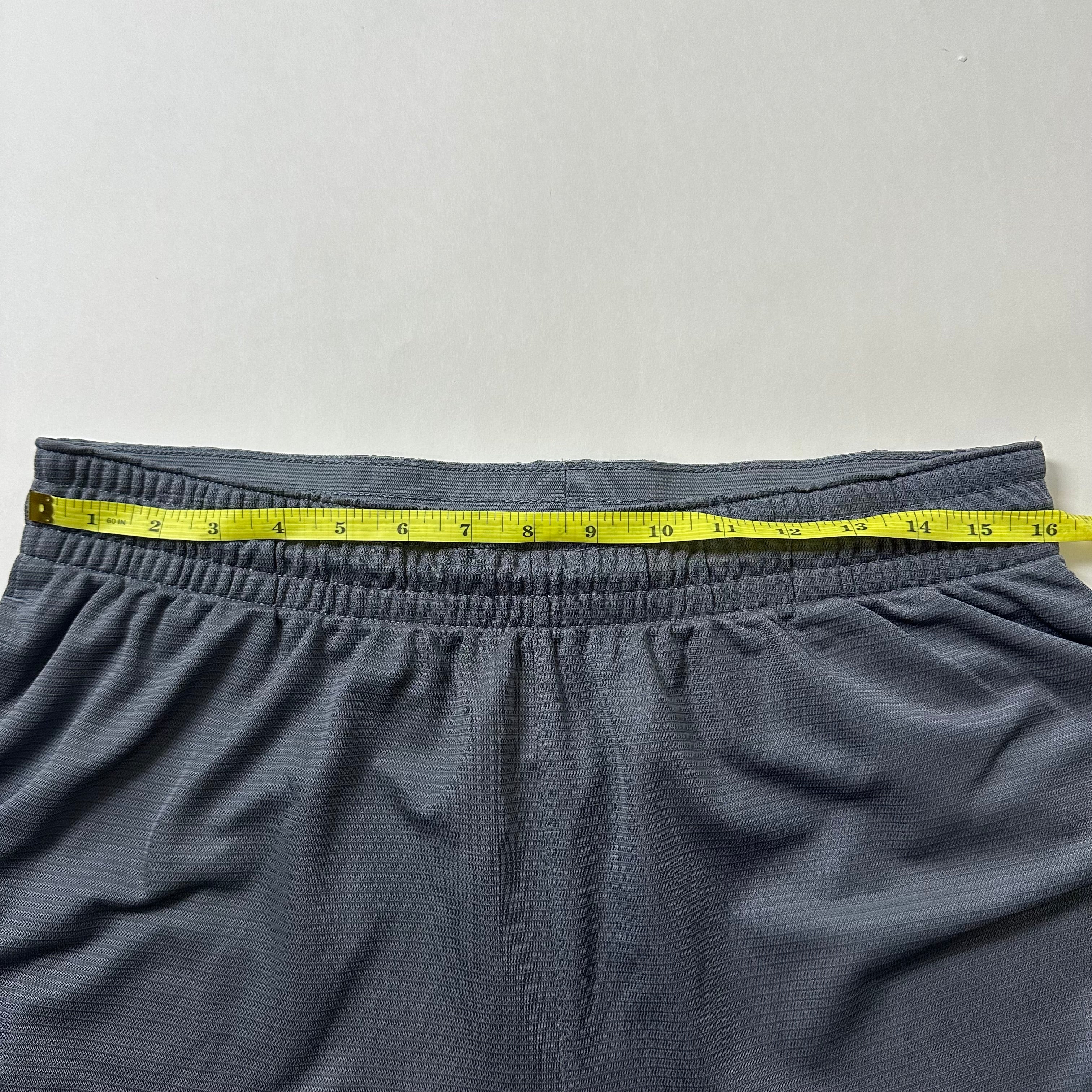 NIKE Big Swoosh Dri-fit Shorts in Gray (Size 32-40)