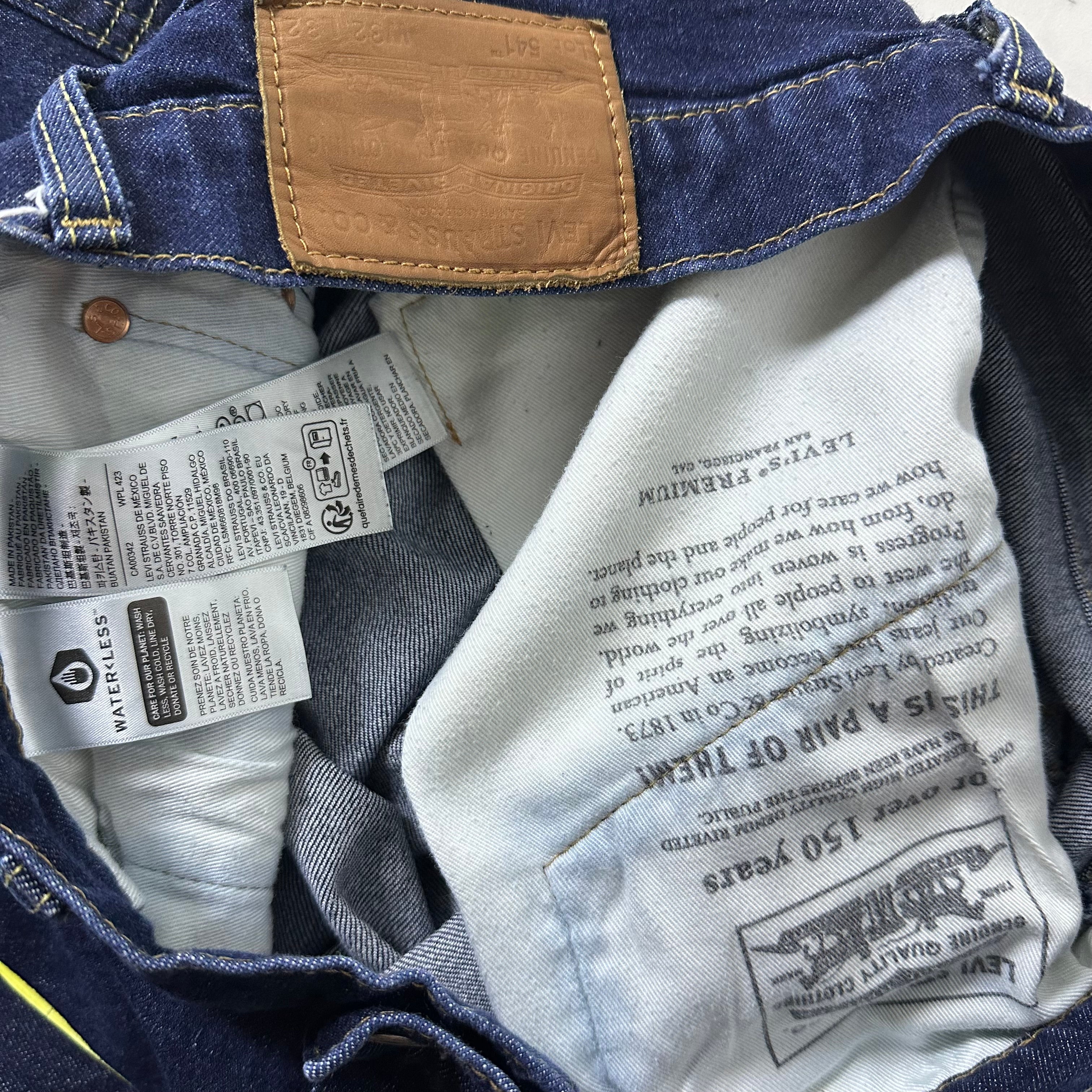 Levi’s 541 Premium BIG “E” Athletic Taper Fit Jeans in Mid Knight-Dark Wash (Size 32-33)