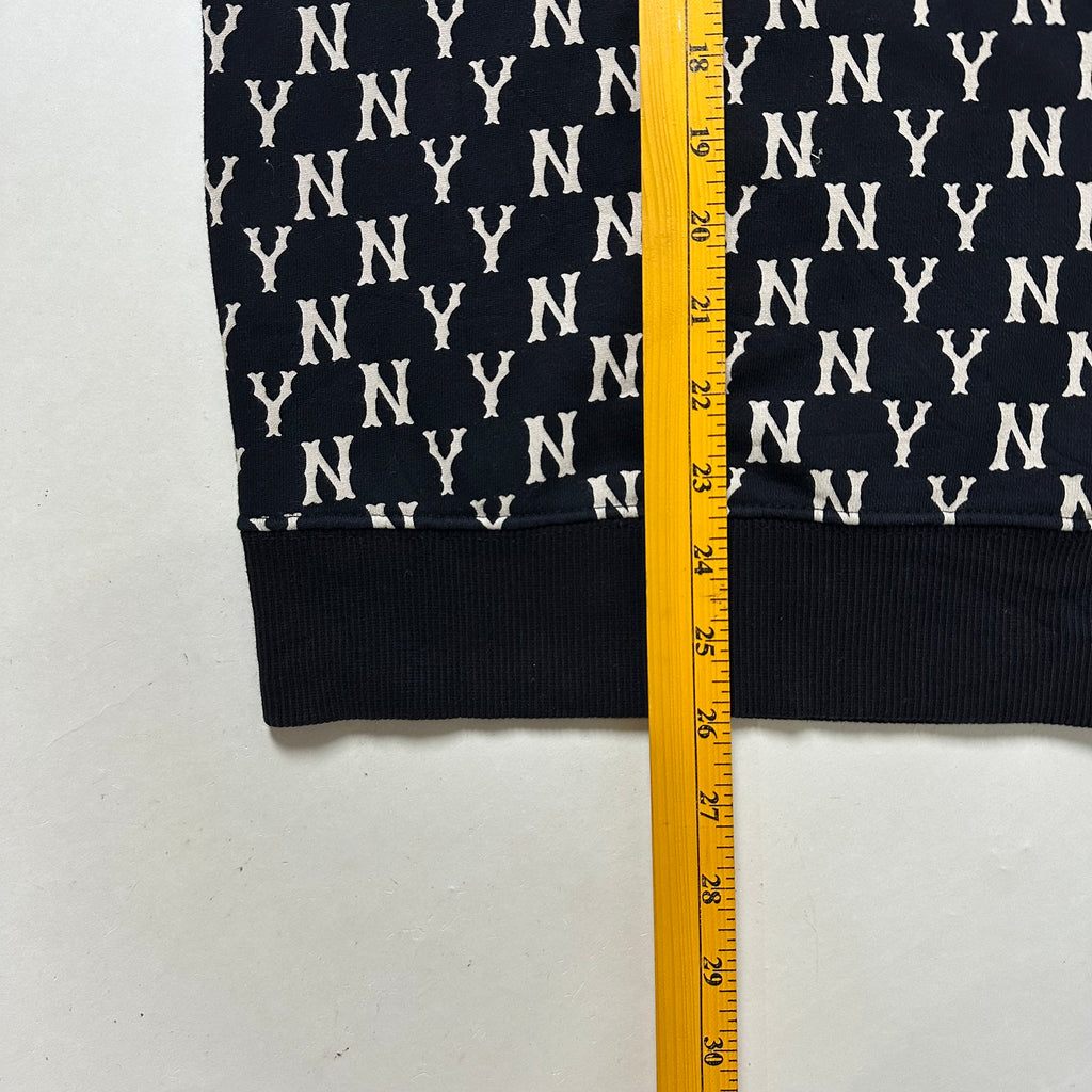 MLB NY Yankees Monogram Crewneck Sweatshirt in Black Small on tag (Best Fit Medium)