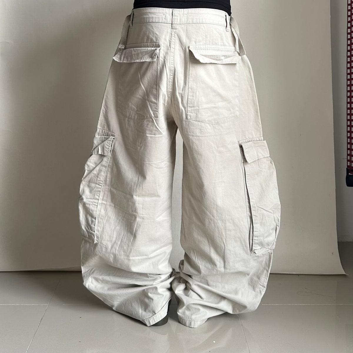 PULL&BEAR Baggy Cargo Pants in Beige (Size 30-32)