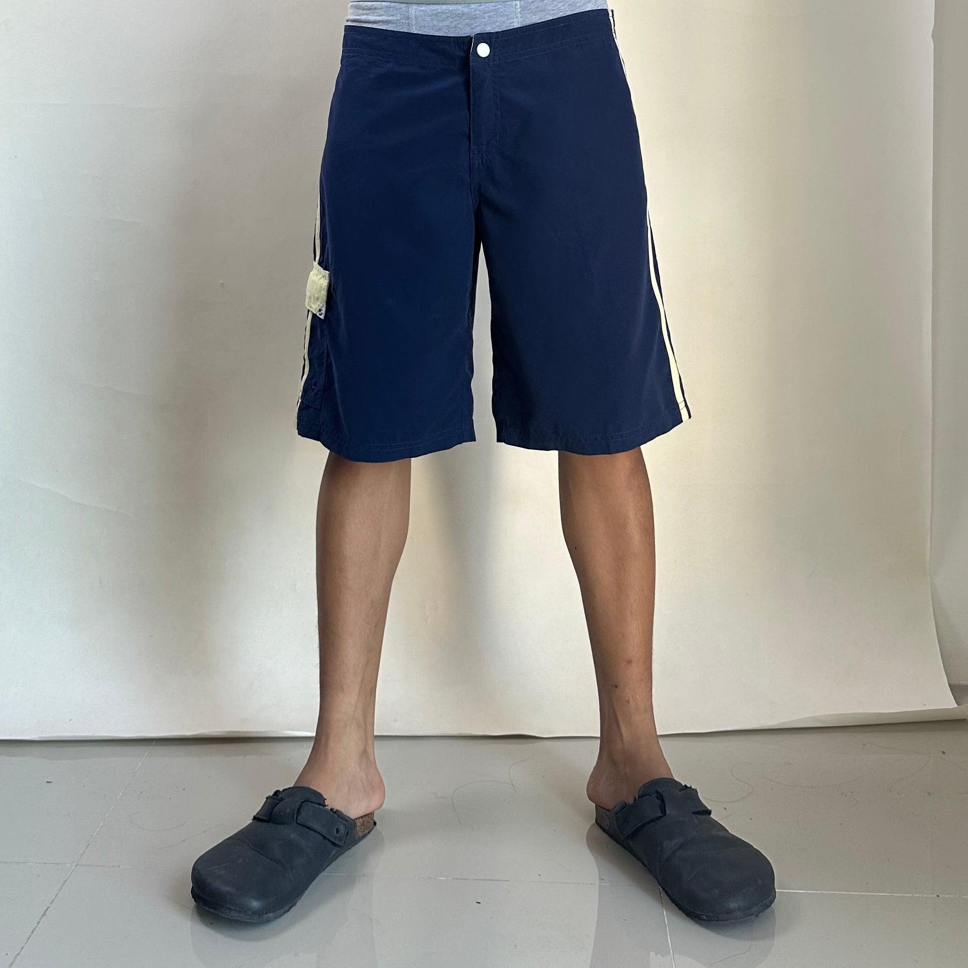 2000’s Billabong Board Shorts in Navy Blue and Yellow Color way Size 32