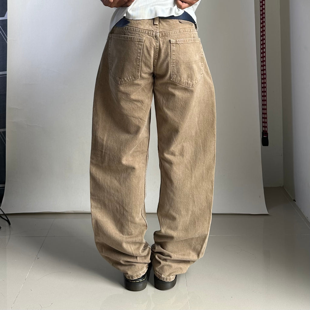 Wrangler Authentics Relaxed Fit Jeans in Khaki (Size 33)