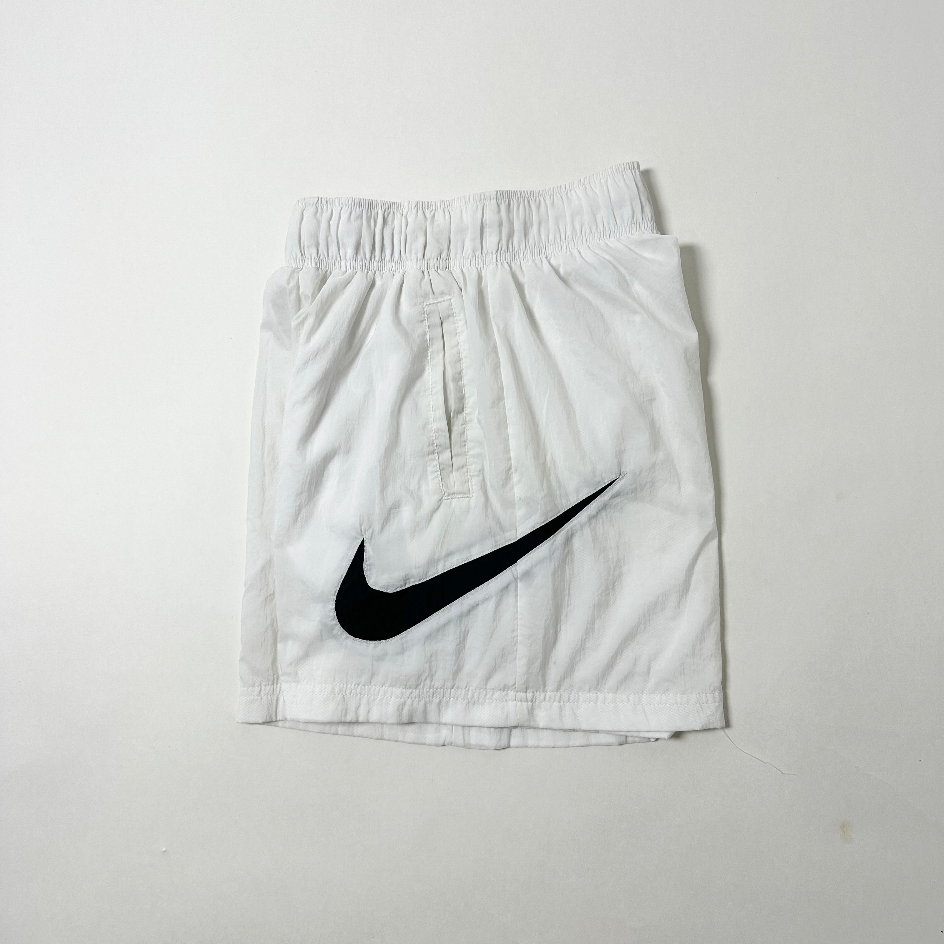 Nike Sportswear Essential High-Rise Woven shorts in White for Women (Size XS 20-28)