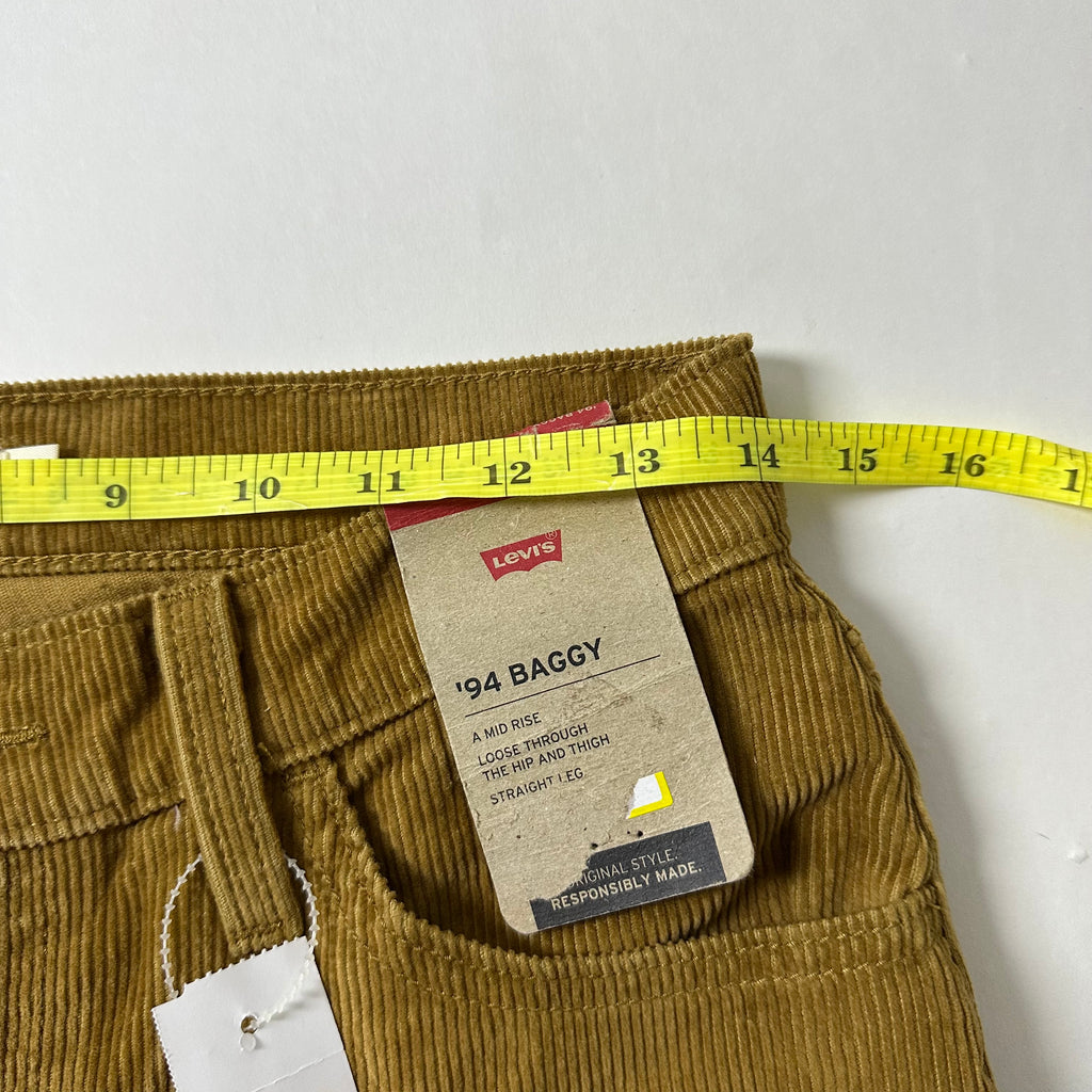 Levi’s 94 Baggy Corduroy Pants in Brown for Women (26-28)