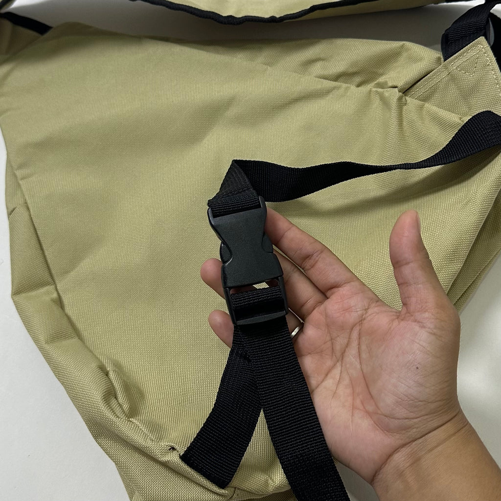 Dickies Cross Body Bag in Beige