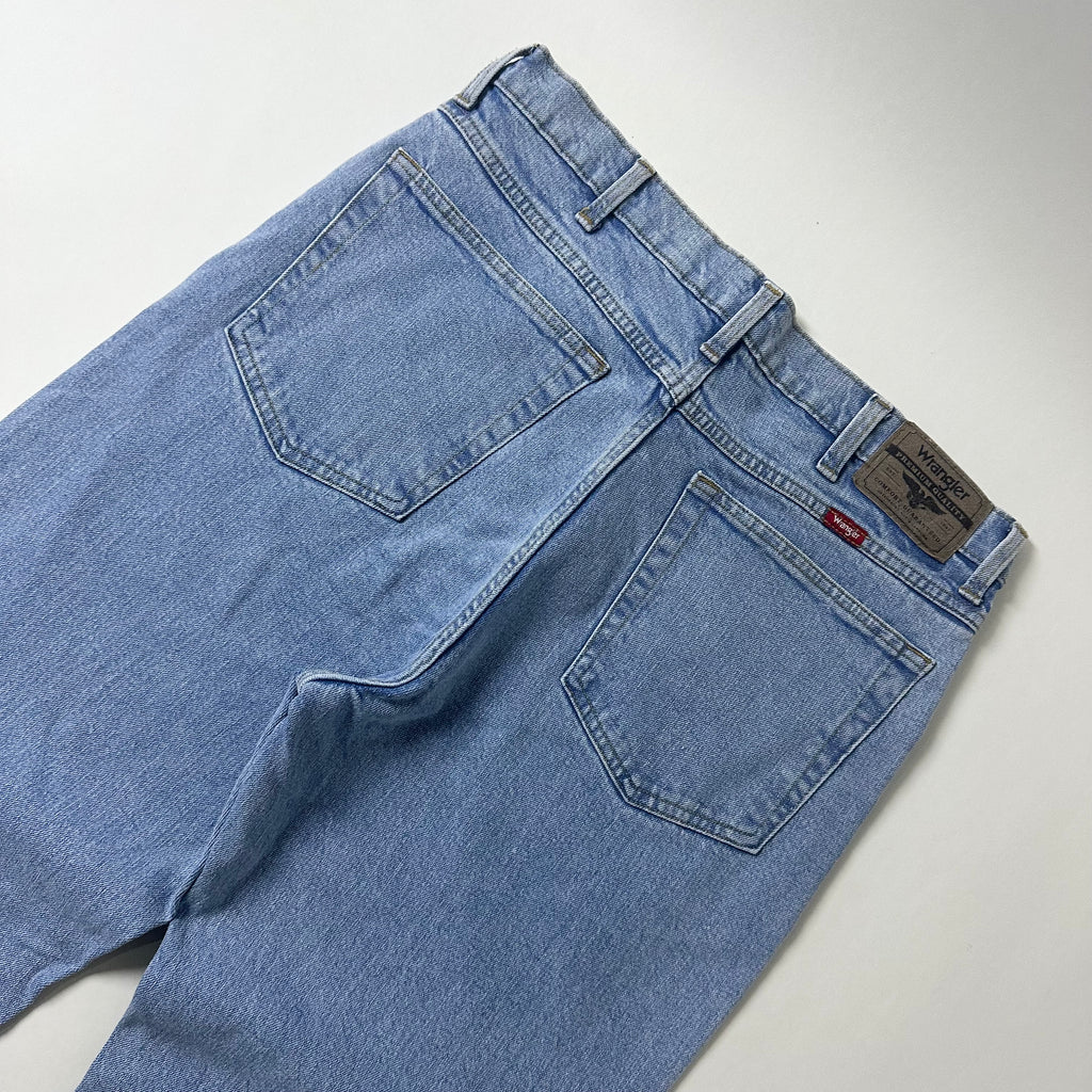 Wrangler Regular Fit Jeans with Flex in Light Wash (Size 34)