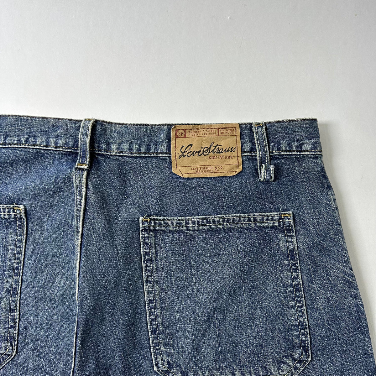 Y2k Levi’s Loose Fit Cargo Jorts (Size 40)