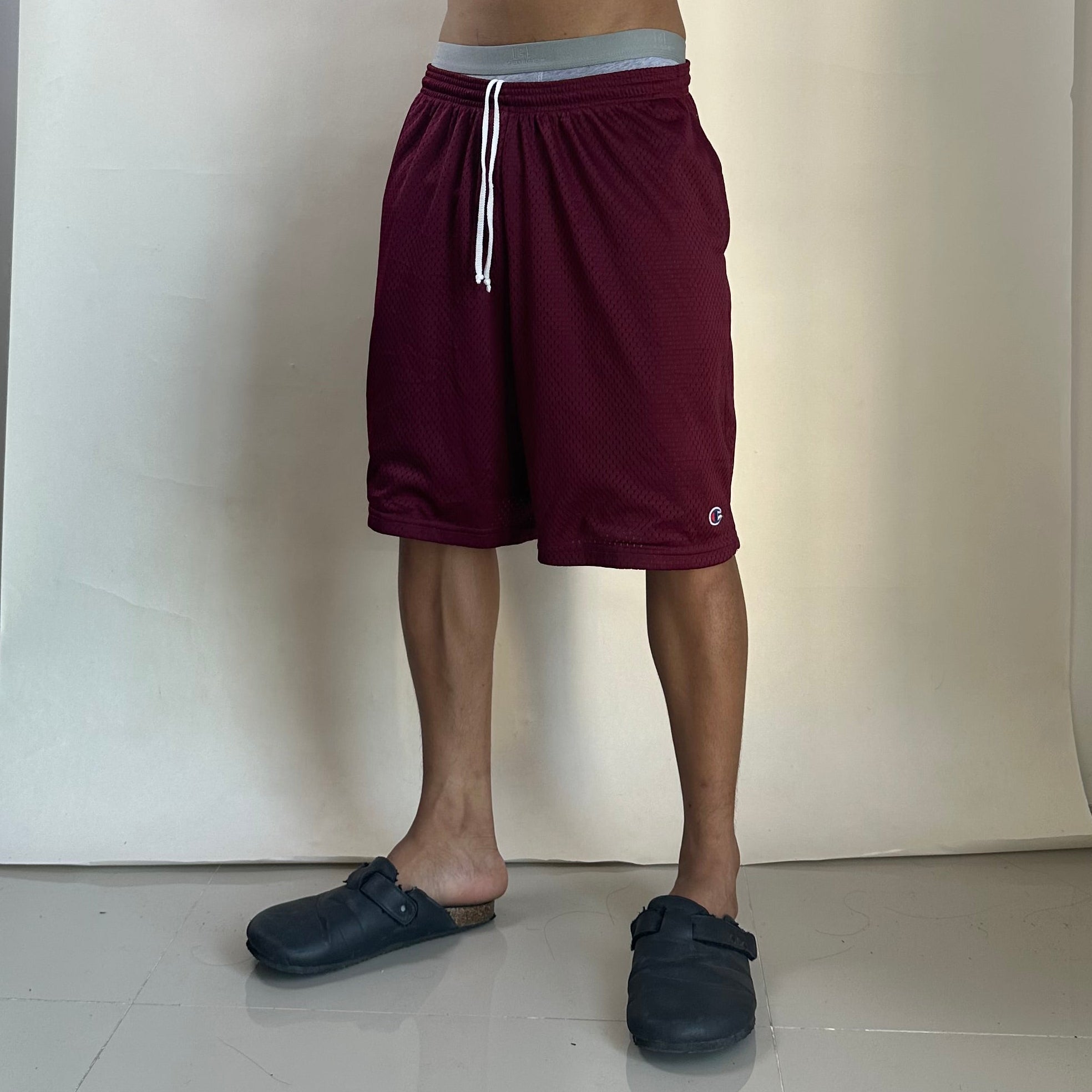 Champion Men’s Long Mesh Shorts in Maroon Size Large (32-38)