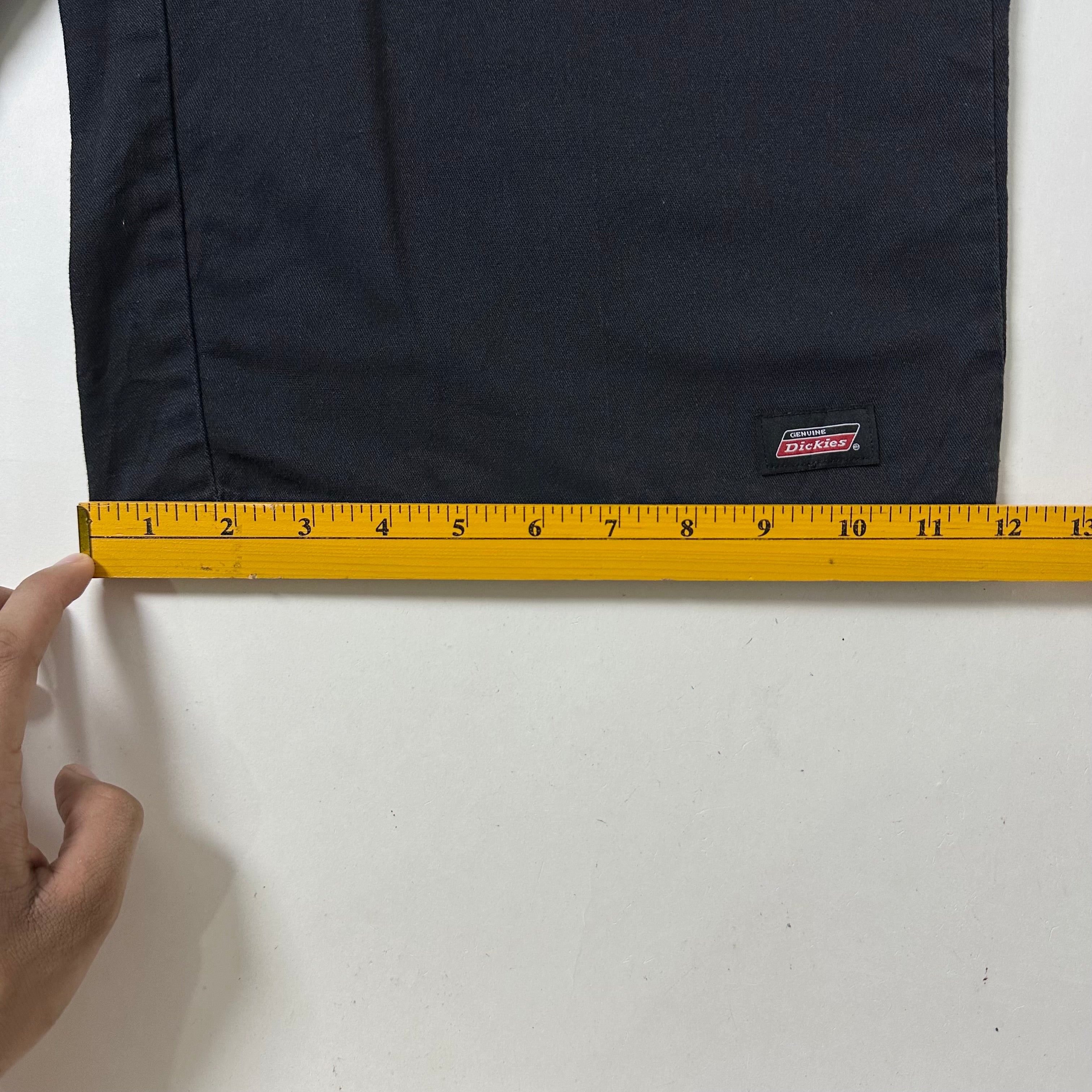 DICKIES Double Patch Shorts in Black (Size 32)