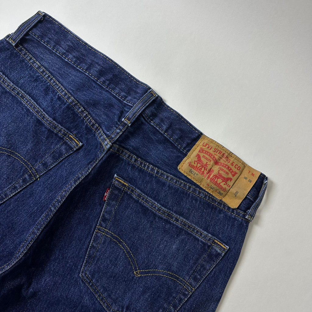 Levi’s 501 Original Fit Jeans Extended Patch Button Fly in Rinse Dark Wash (Size 32)