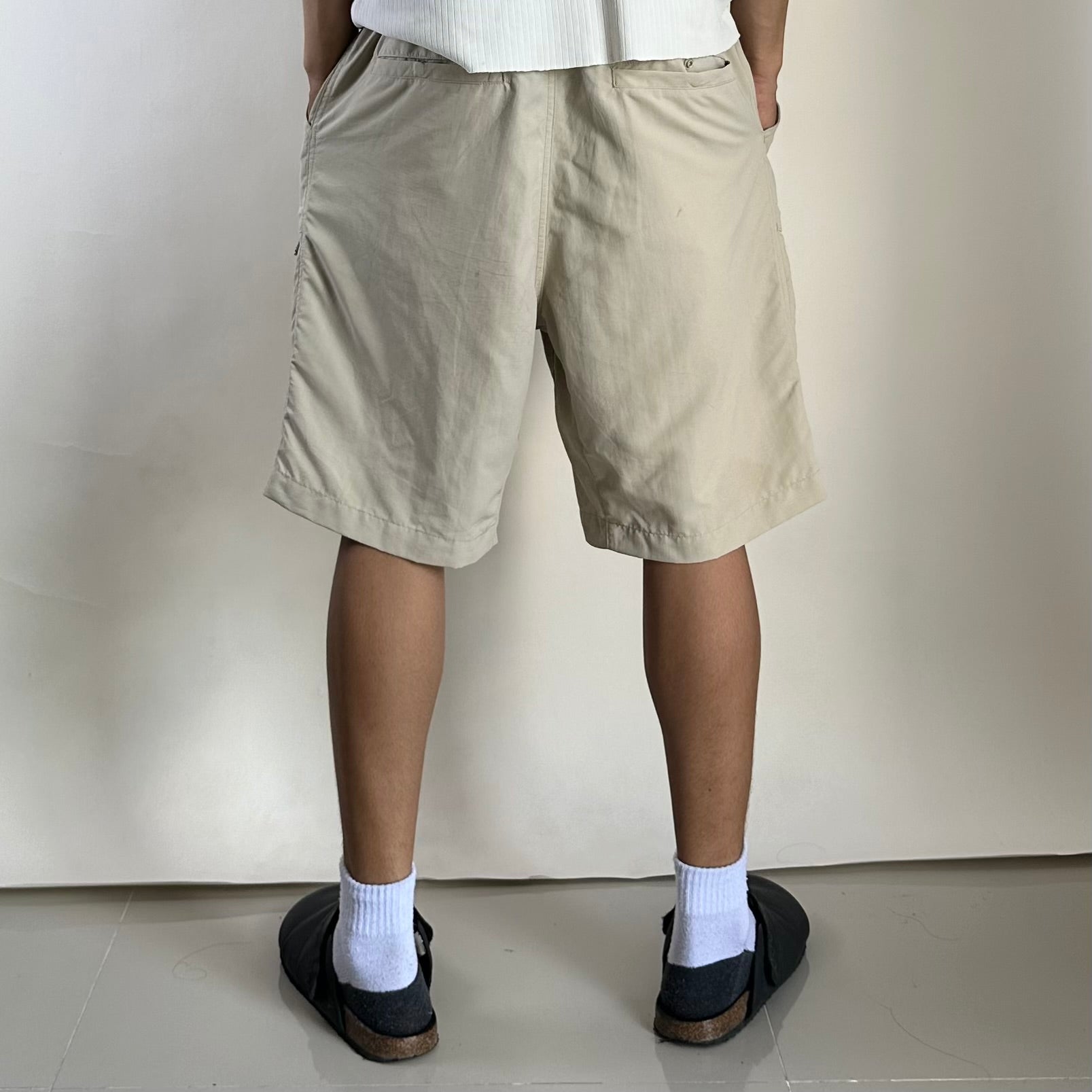 Uniqlo Geared Shorts Beige (Size 33-36)