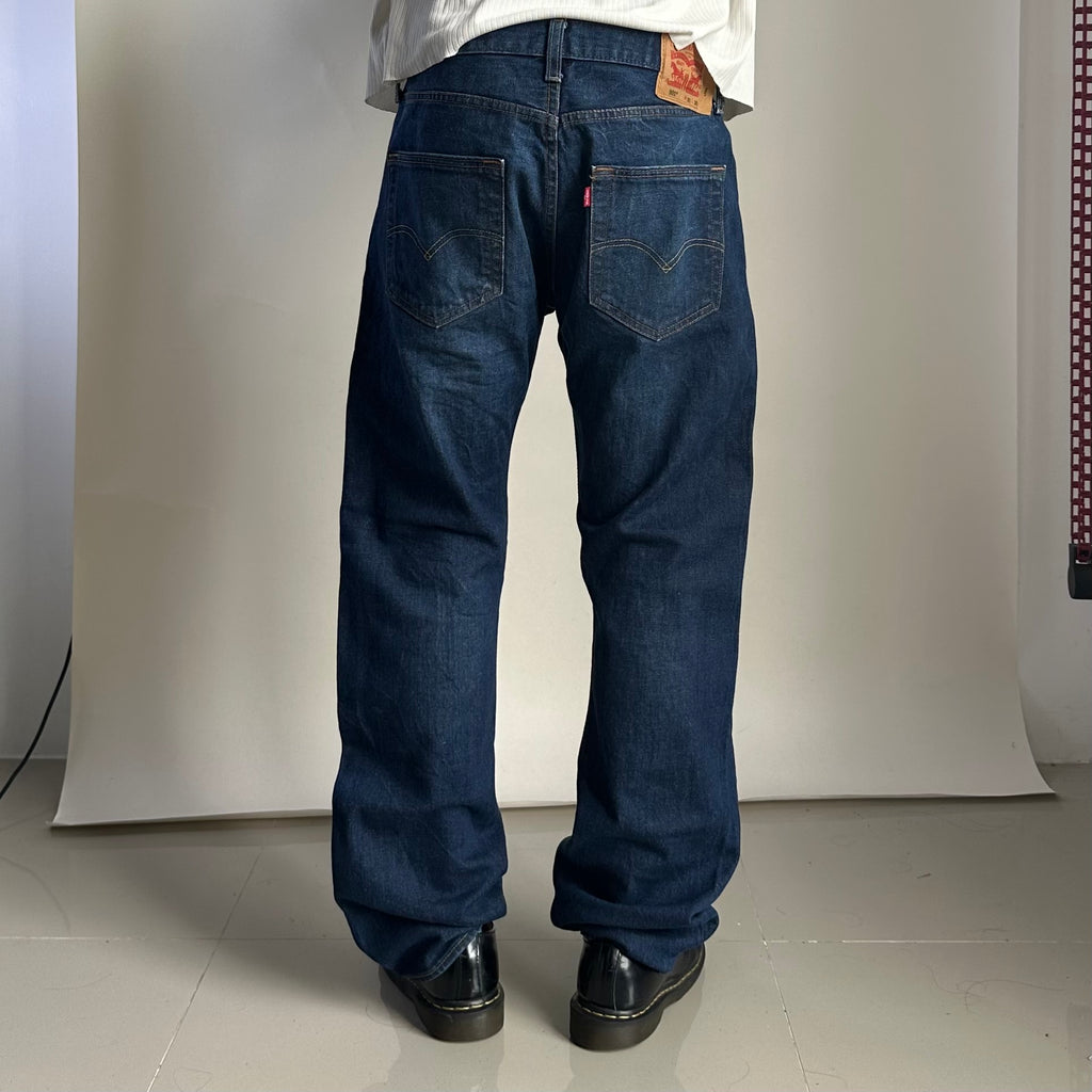 Levi’s 501 Original Fit Jeans Extended Patch Button Fly in Dark Stonewash (Size 32)