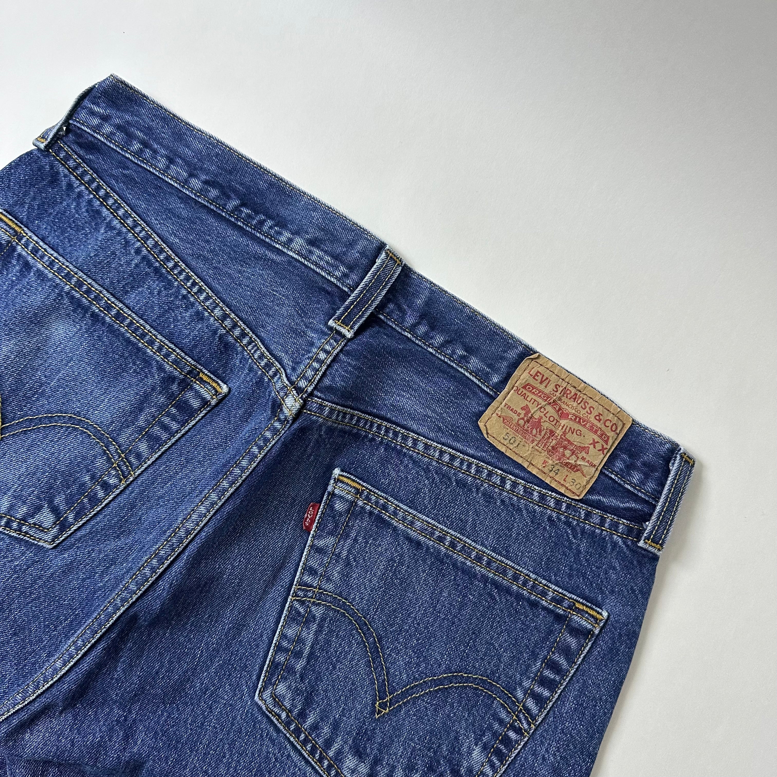 Levi’s 501 Original Fit Jeans Button Fly in Rinse Dark Wash (Size 34)