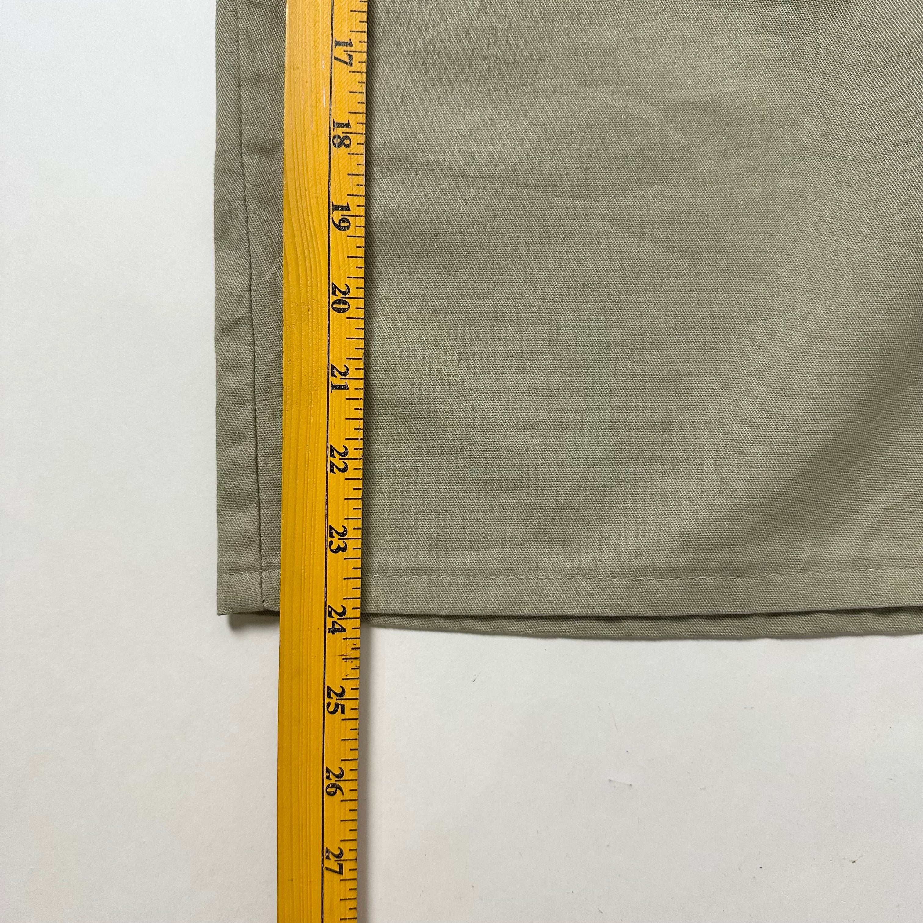 DICKIES Double Patch Shorts in Khaki (Size 36)