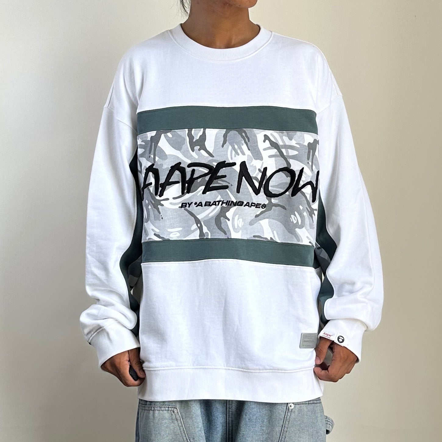 AAPE Crewneck Sweatshirt in White (Size XL)