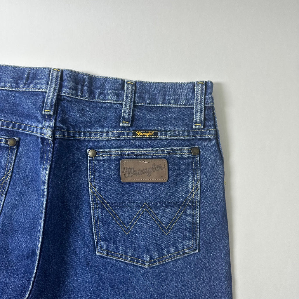 Wrangler George Strait Cowboy Cut Slim Fit Jeans in Heavyweight Stone Denim (Size 32)