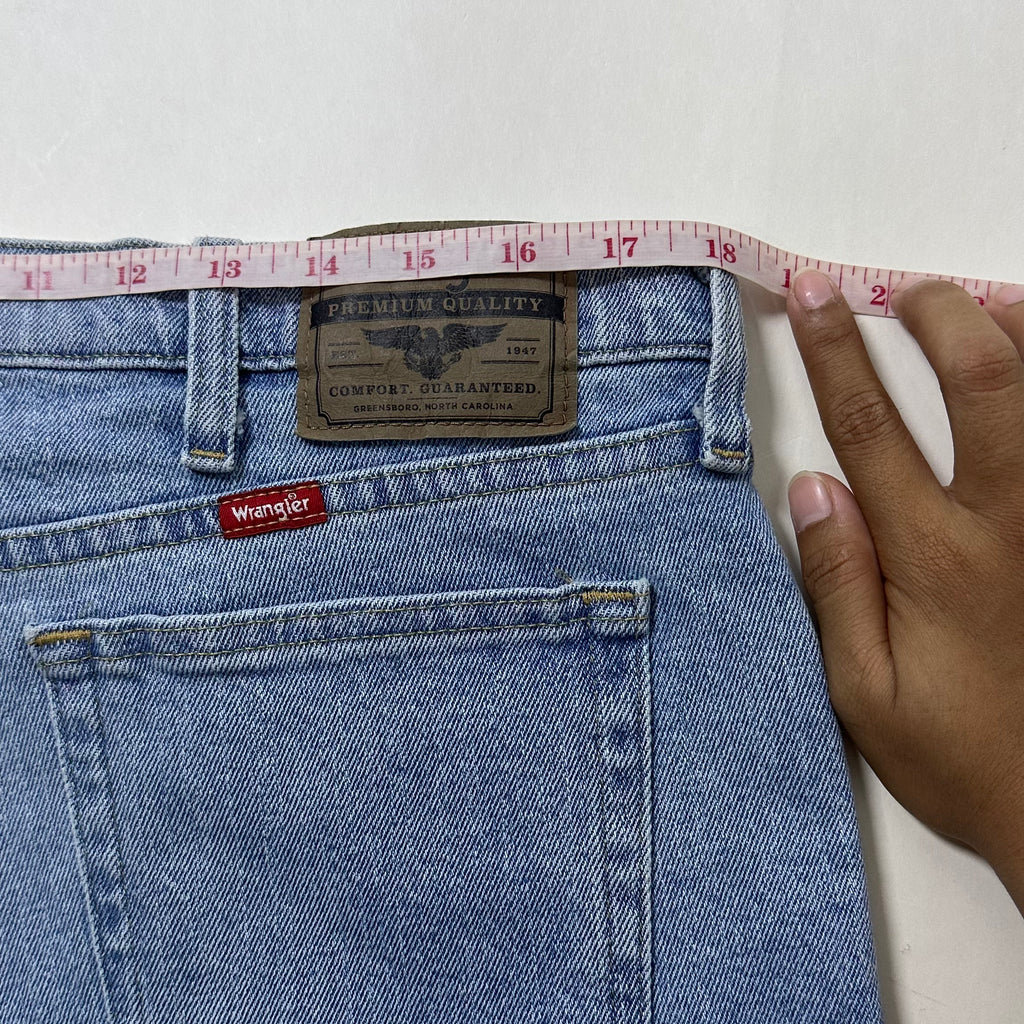 BRAND NEW Wrangler Relaxed Fit Blue Light Wash Jorts (Size 34) - SOLD