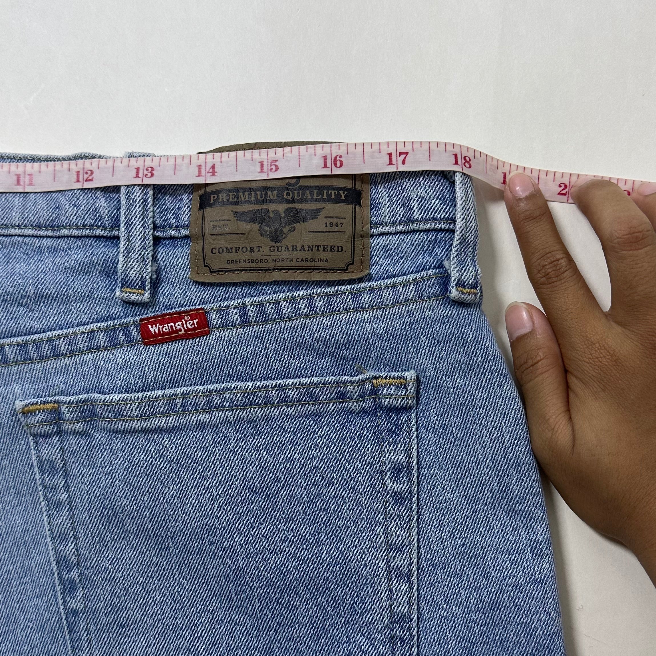 BRAND NEW Wrangler Relaxed Fit Blue Light Wash Jorts (Size 34) - SOLD
