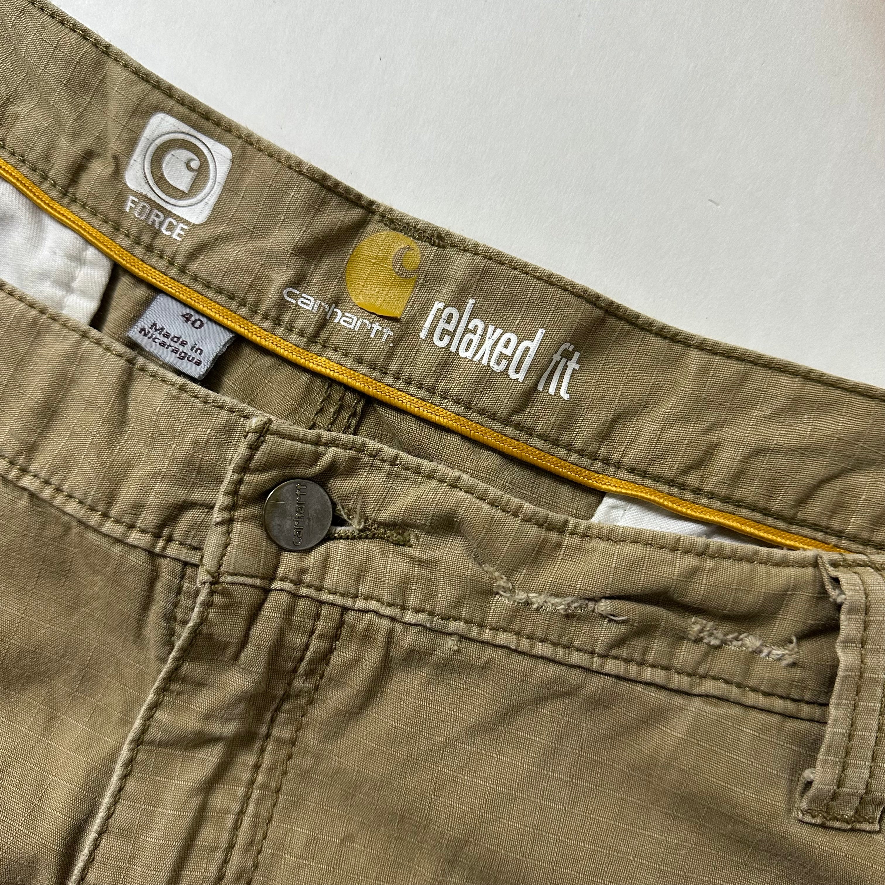 Carhartt Relaxed Fit Cargo Shorts in Brown (Size 40)