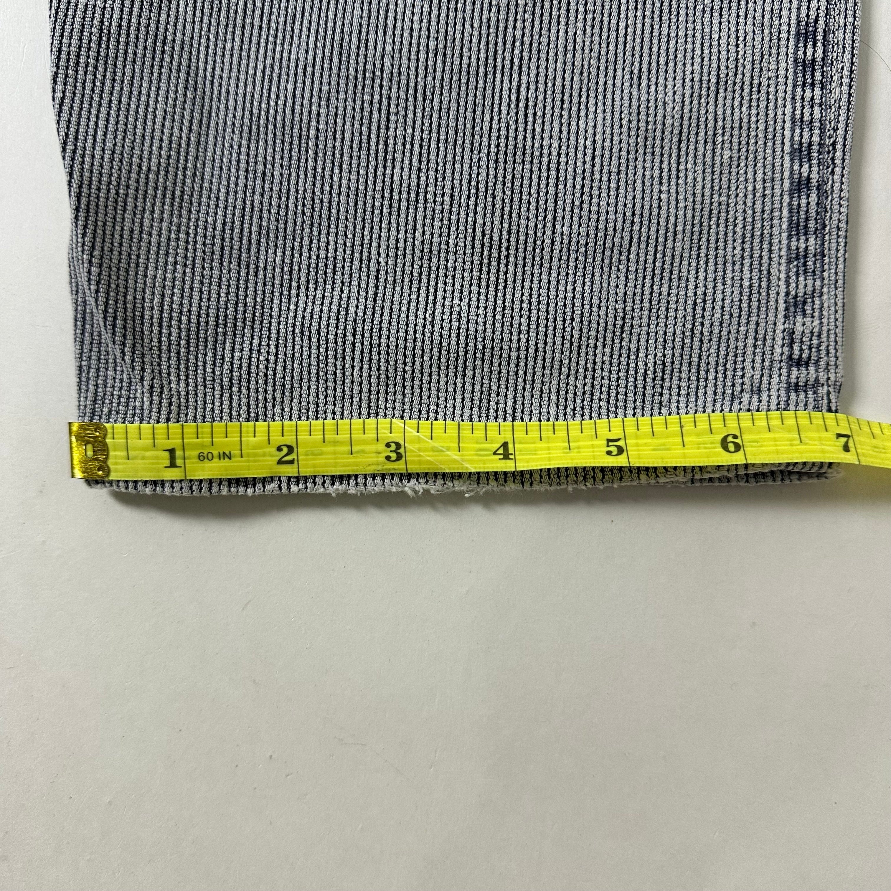 Vintage Levi’s 550 Relaxed Tapered Fit Corduroy Jeans in Gray (Size 34)