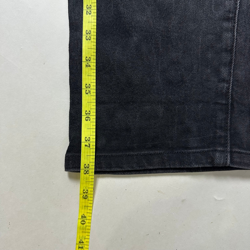 Levi’s 502 Regular Taper Jeans in Black Wash (Size 34)