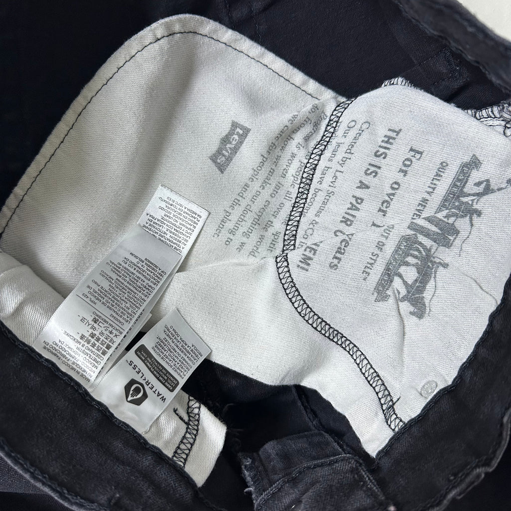 Levi’s 511 Slim Fit Jeans in Black (Size 33)