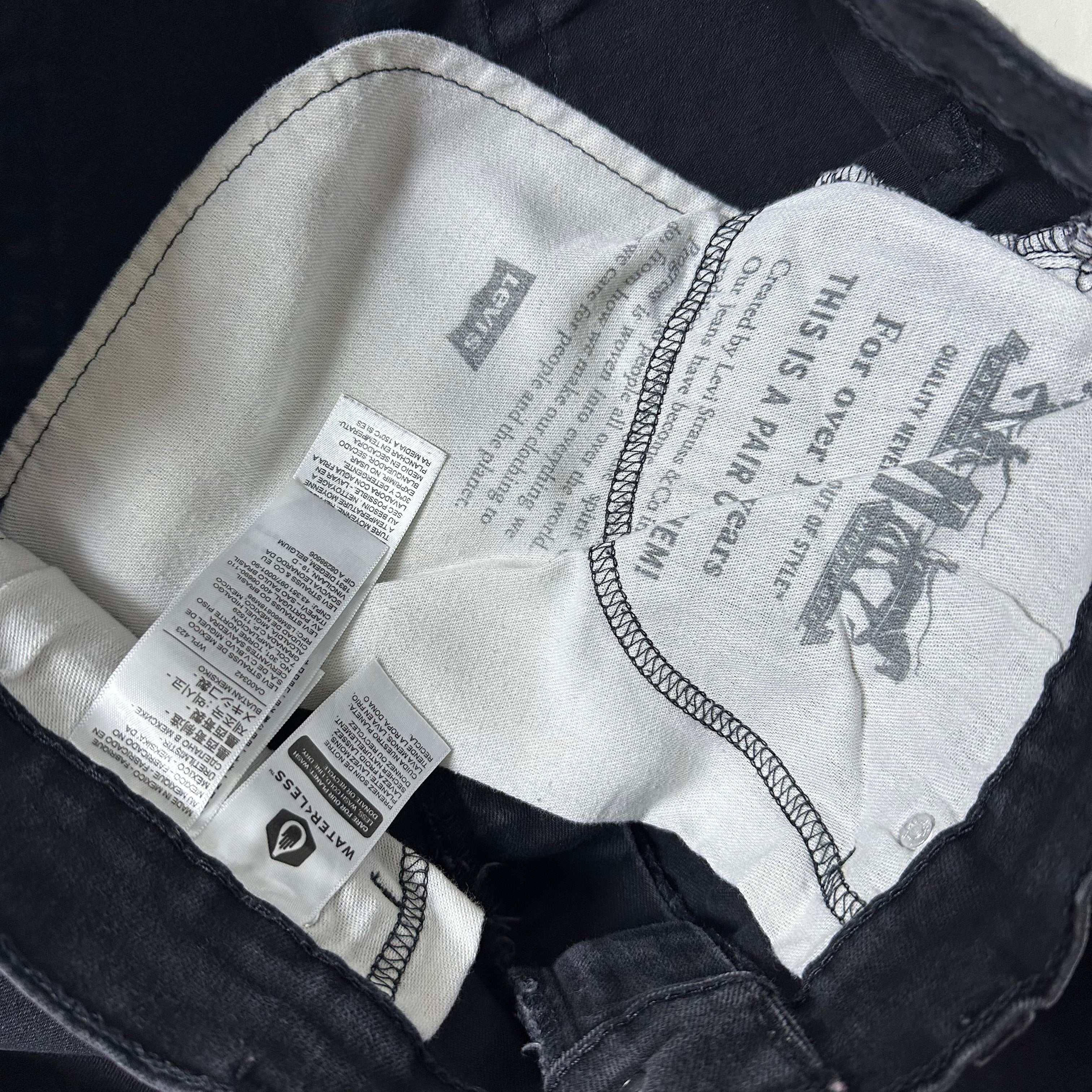 Levi’s 511 Slim Fit Jeans in Black (Size 33)