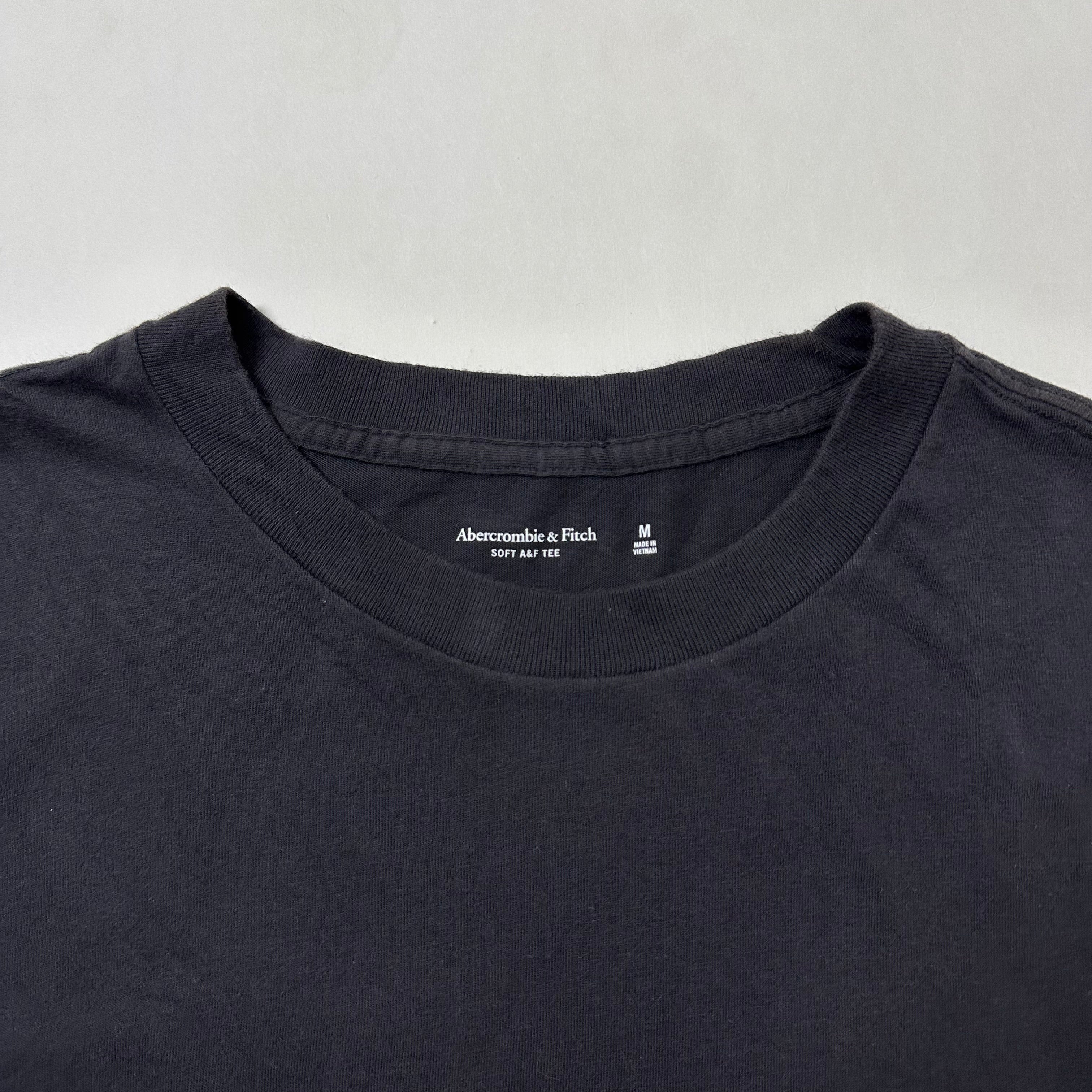 Abercrombie & Fitch Center and Back Logo Print Soft T-shirt in Gray Size Medium