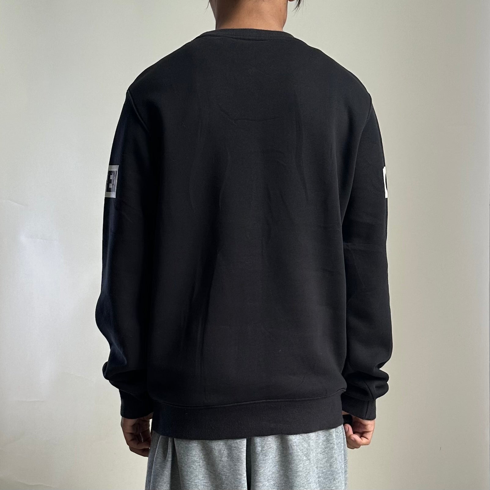 Fingercroxx Crewneck Sweatshirt in Black (Size Large)