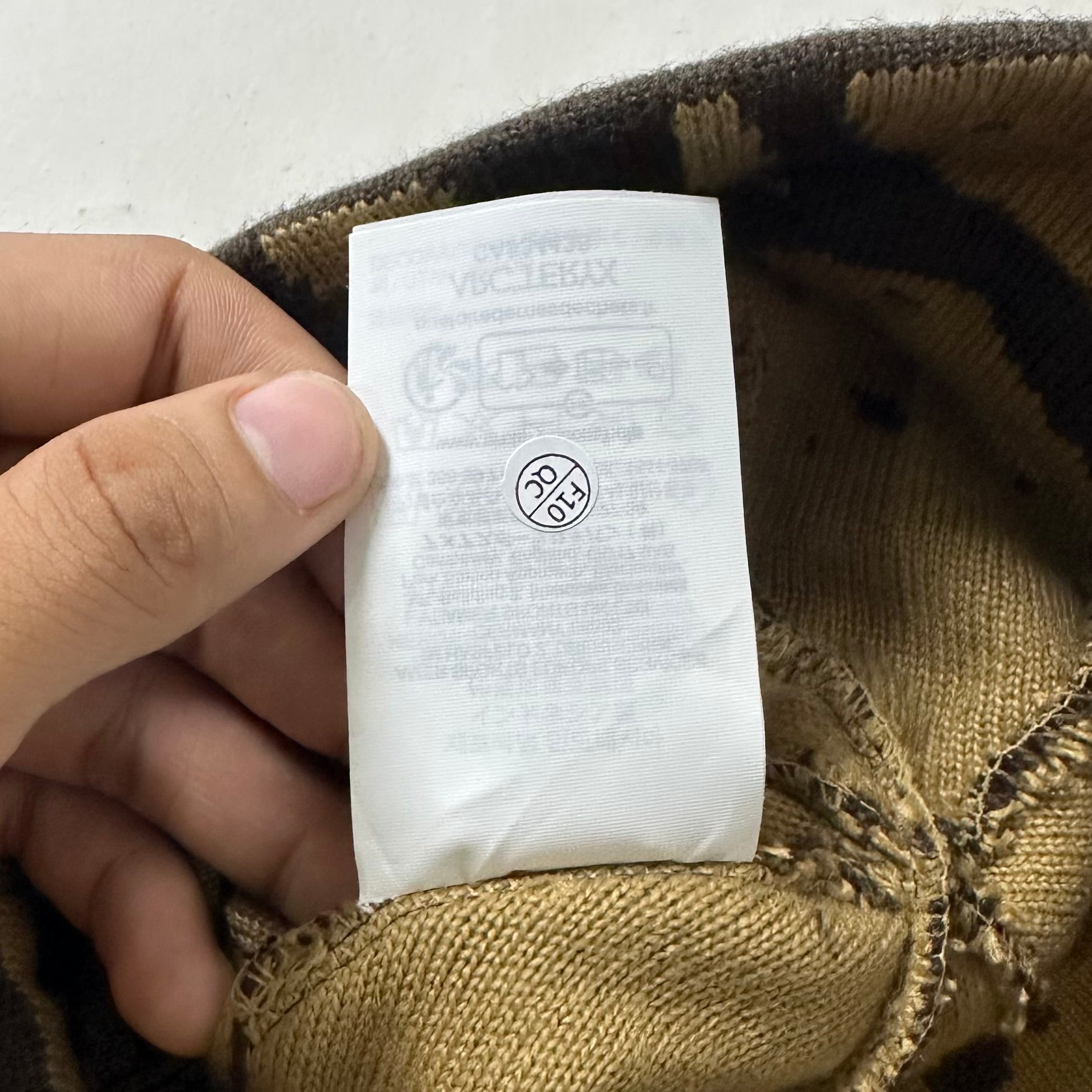 Arc’teryx Grotto Toque Beanie in Carob/Canvas (One Size)
