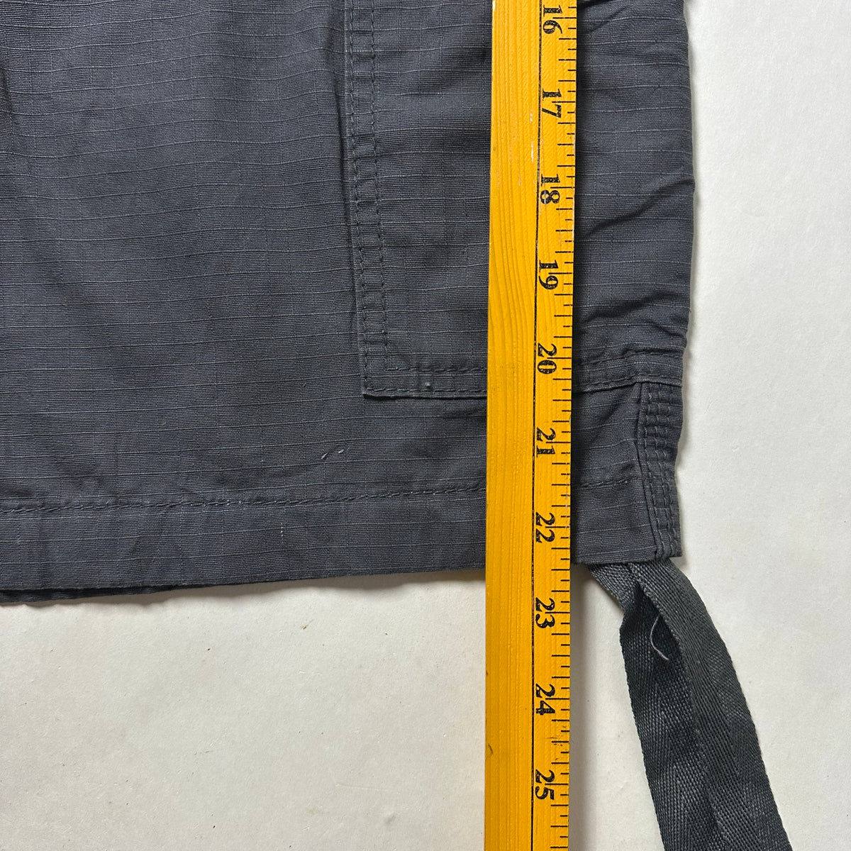 Y2K SouthPole Cargo Short in Dark Gray (Size 29)