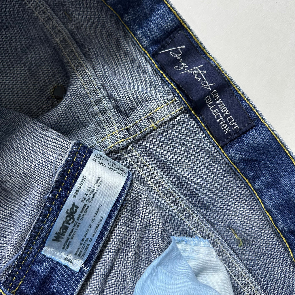 Wrangler George Strait Cowboy Cut Slim Fit Jeans in Heavyweight Stone Denim (Size 32)