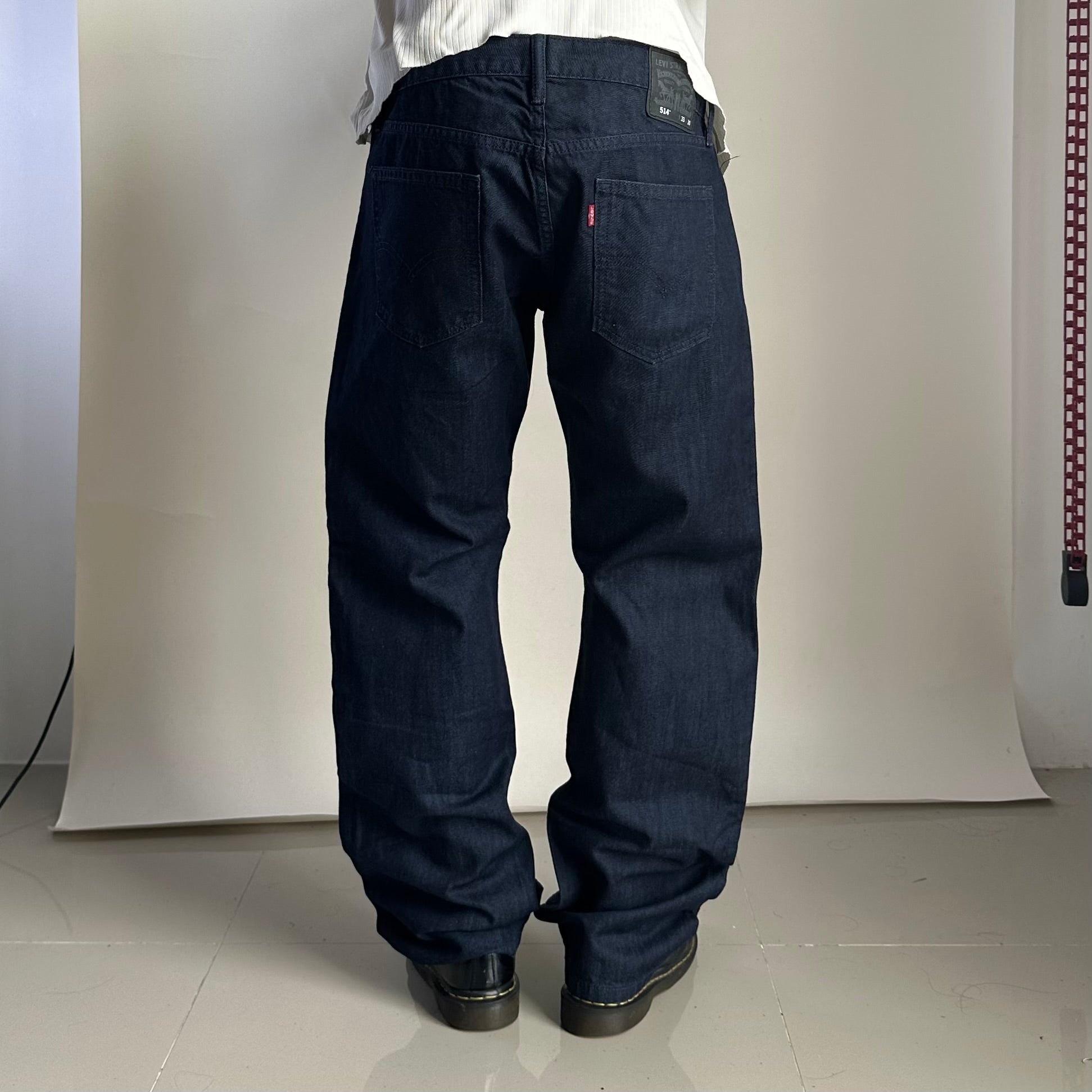 Levi’s 514 Straight Fit Jeans in Dark Indigo Wash (Size 33)