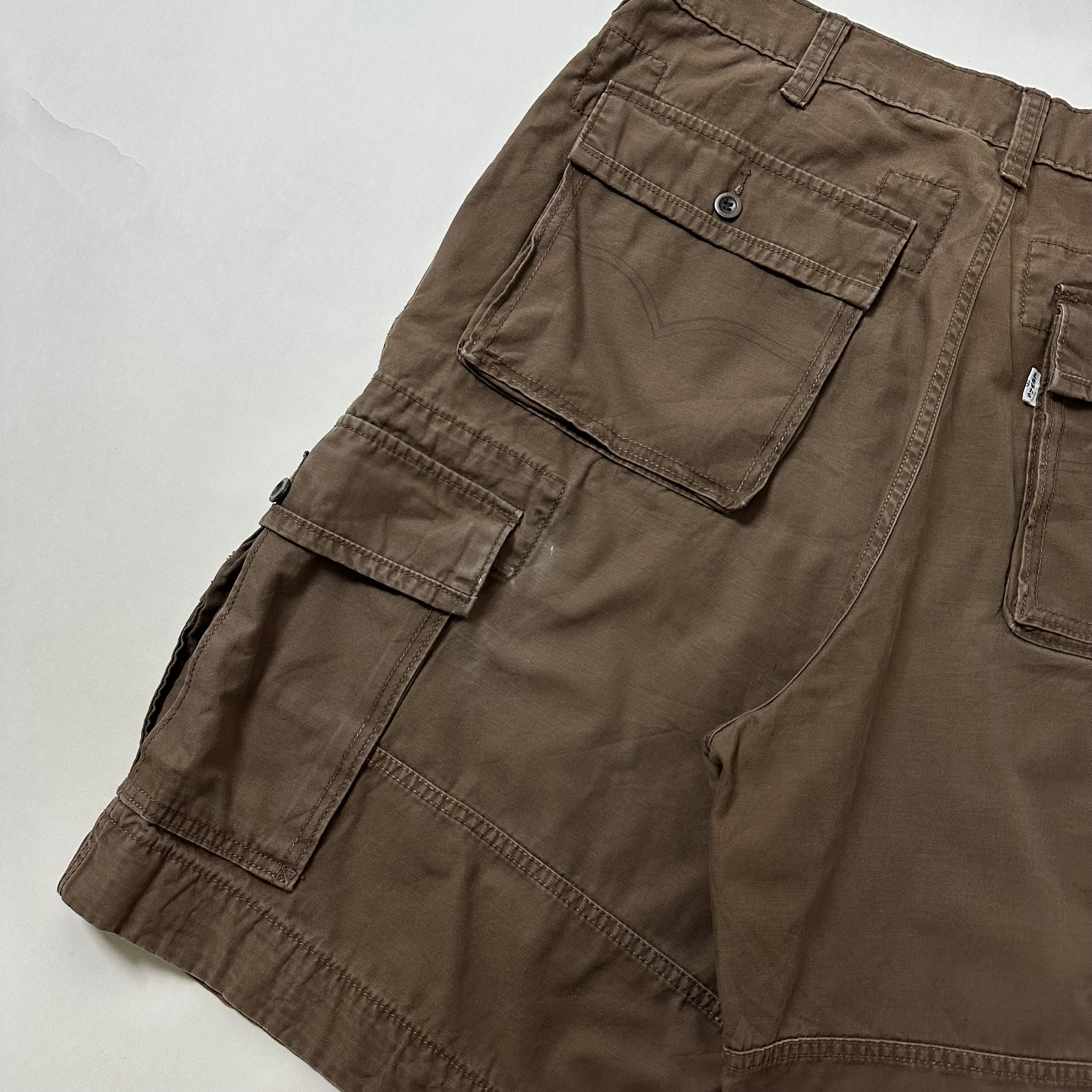 Levi’s Baggy Cargo Shorts in Choco Brown (Size 36) — SOLD