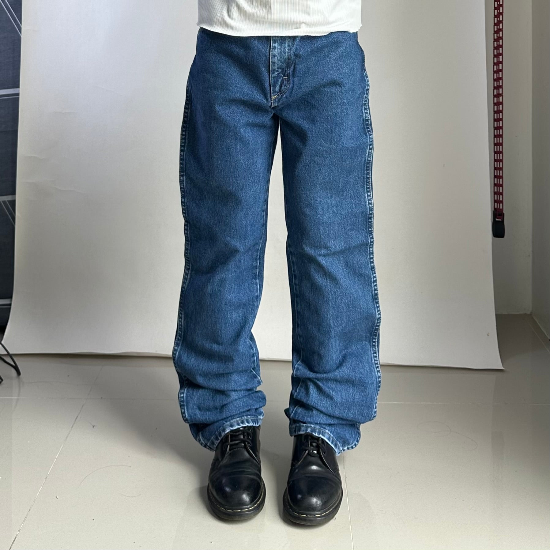 Wrangler George Strait Cowboy Cut Slim Fit Jeans in Heavyweight Stone Denim (Size 32)