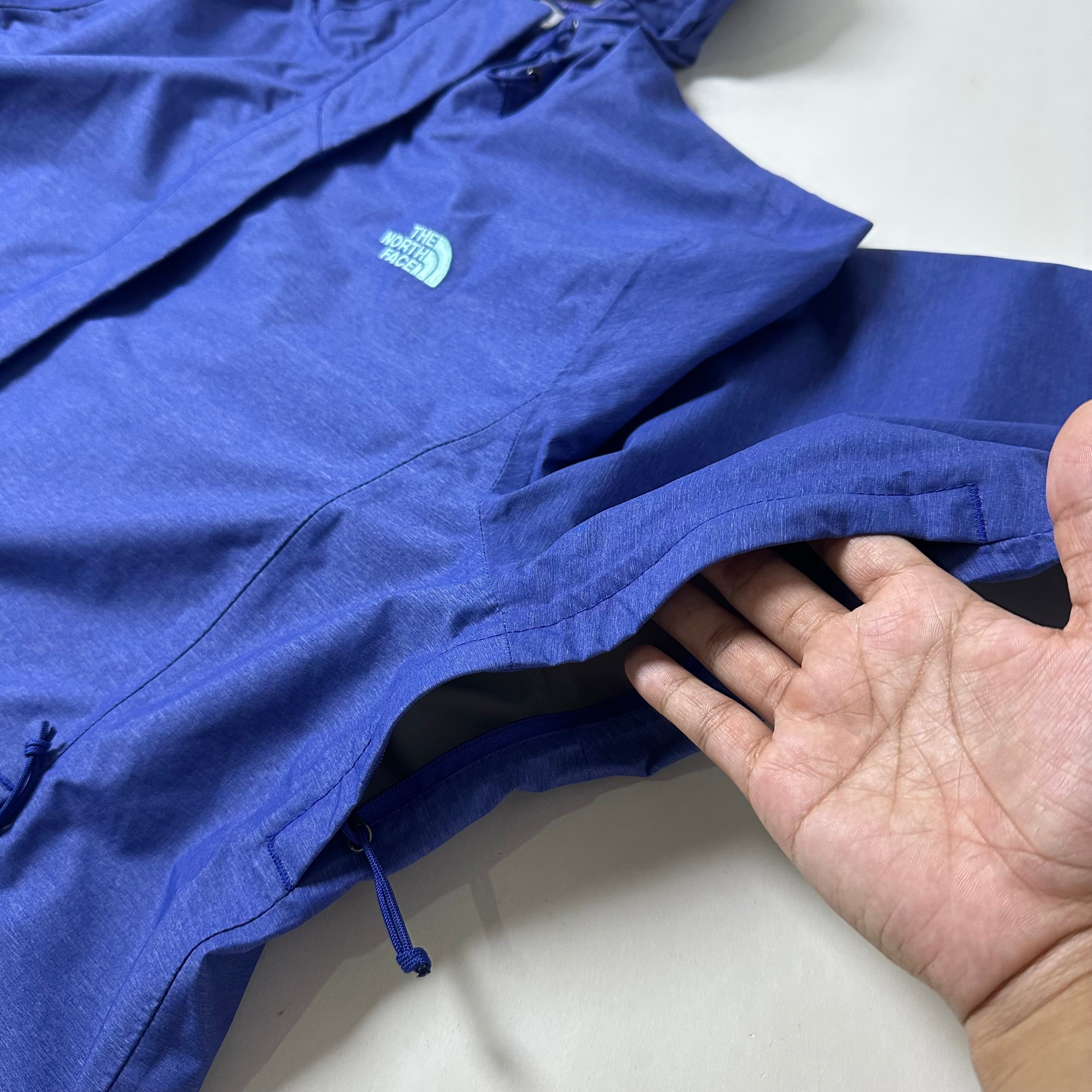 The North Face DryVent Waterproof Rain Jacket in Blue (Size 2XL)