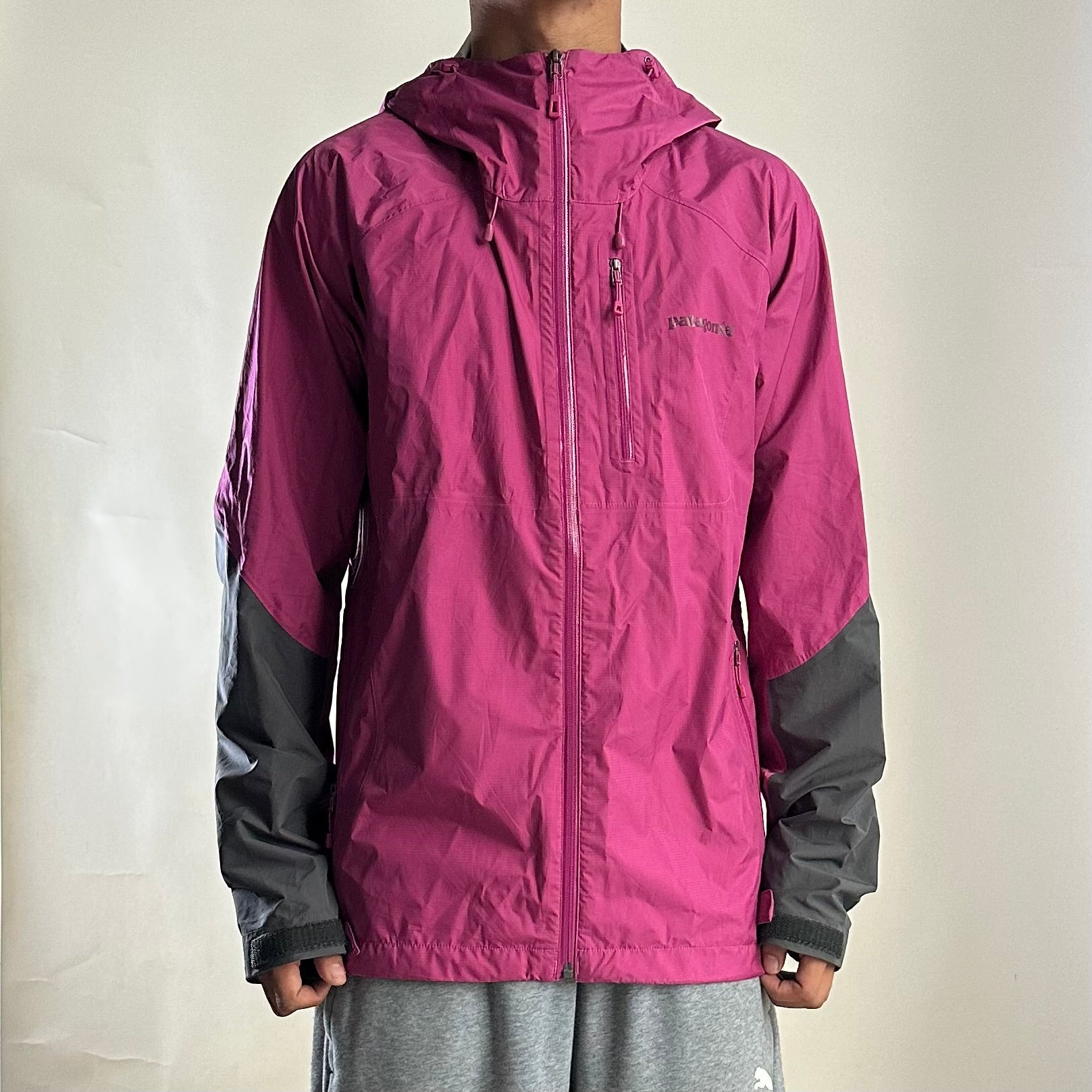 Patagonina H2No Waterproof Women’s Windbreaker Rain Jacket in Magenta (Size Large)