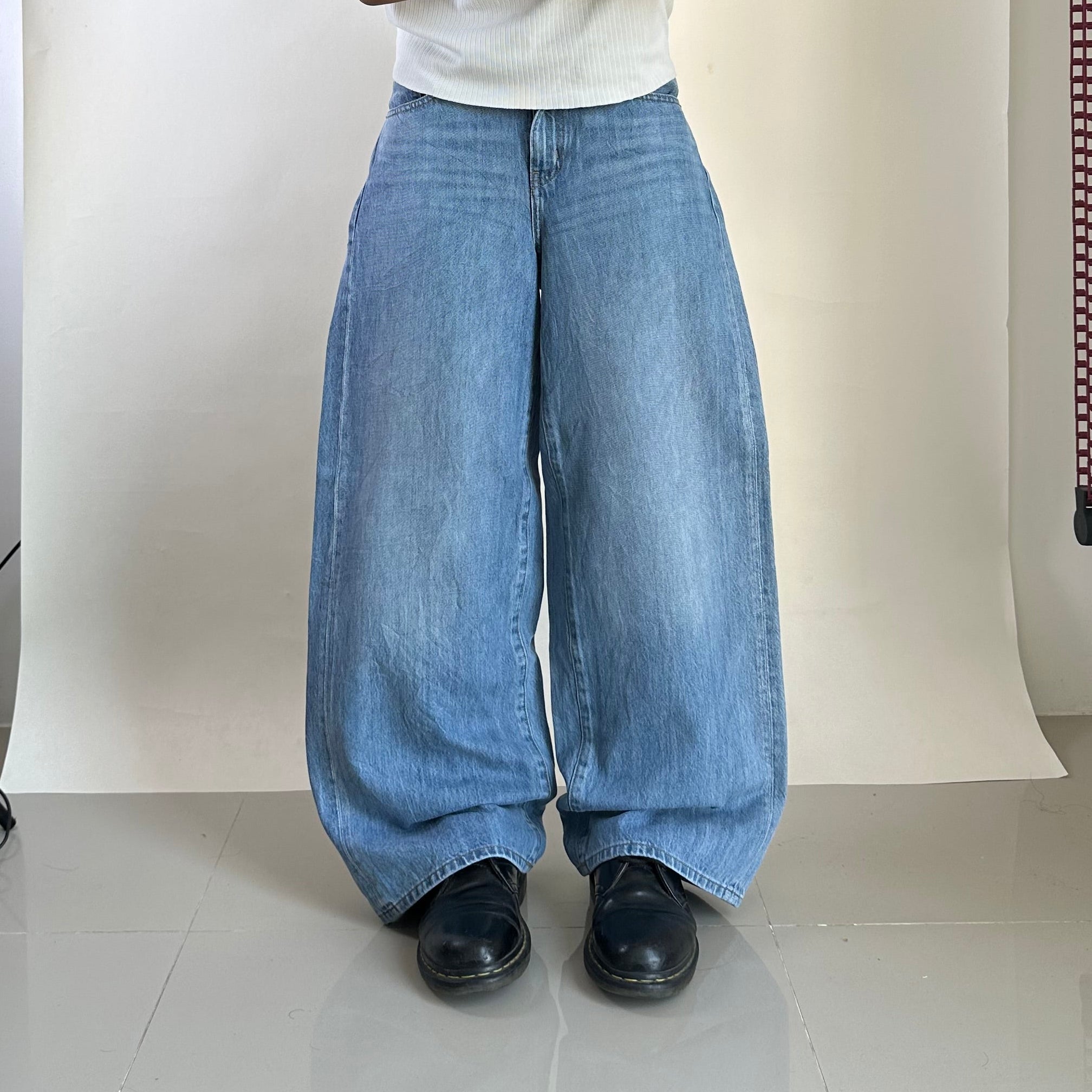 Uniqlo Baggy Jeans Unisex (Size 28) - SOLD