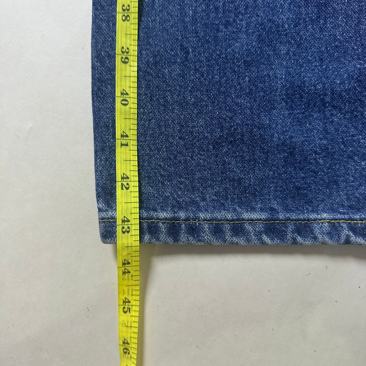 Wrangler George Strait Cowboy Cut Slim Fit Jeans in Heavyweight Stone Denim (Size 32)