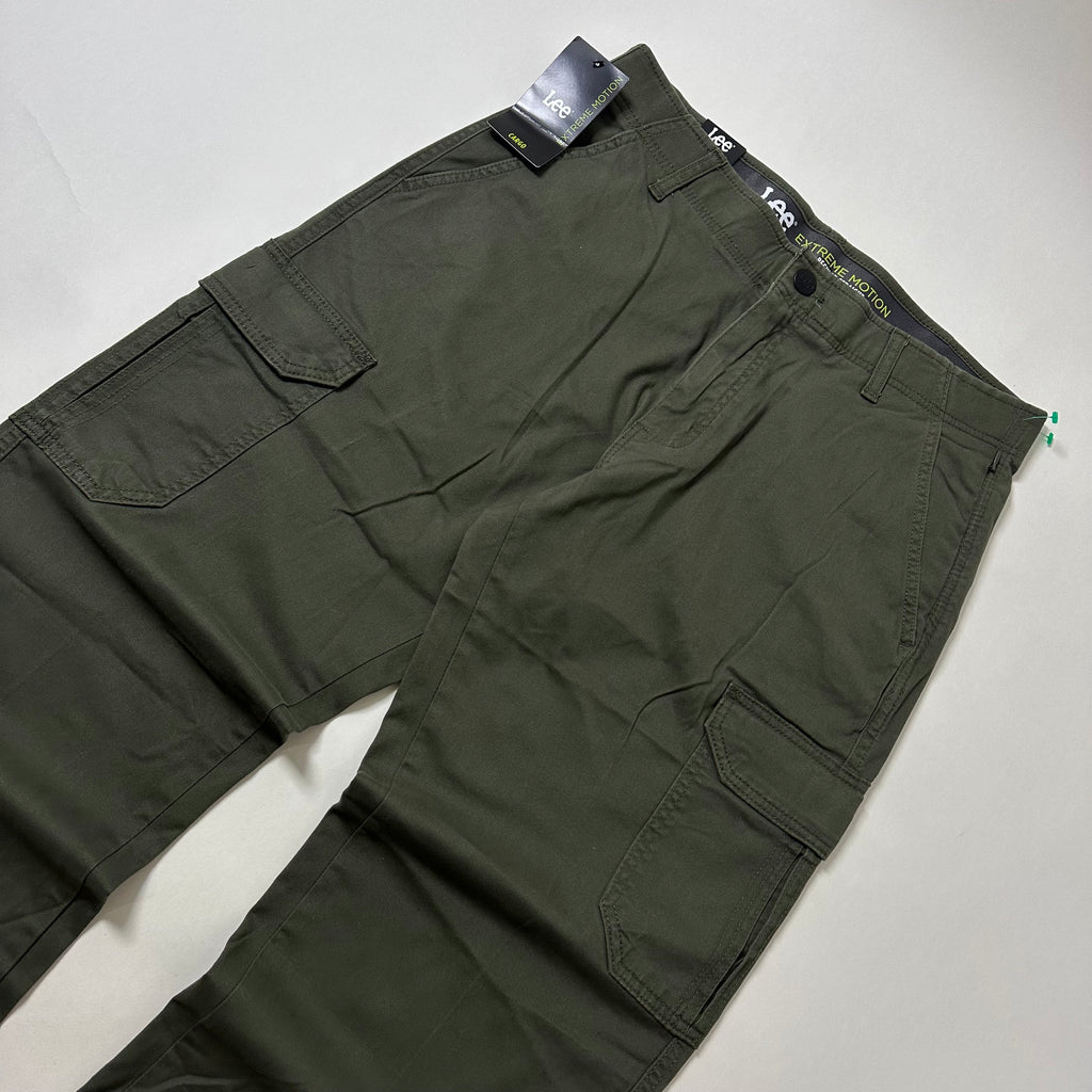 LEE Regular Straight Cargo Pants in Olive Green (Size 33-34)