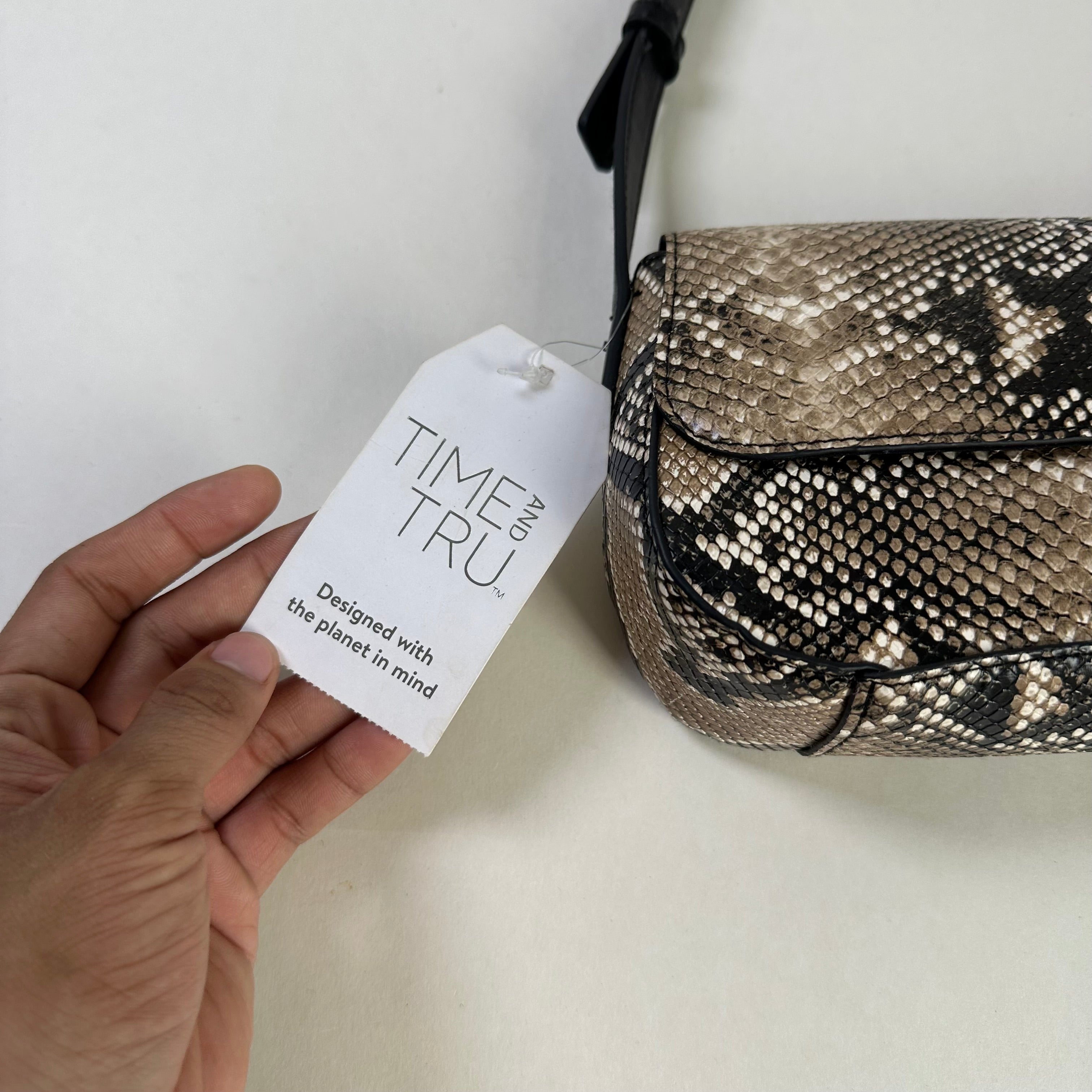 BRAND-NEW Time &Tru Women Shoulder Bag in Snake pattern (One Size)