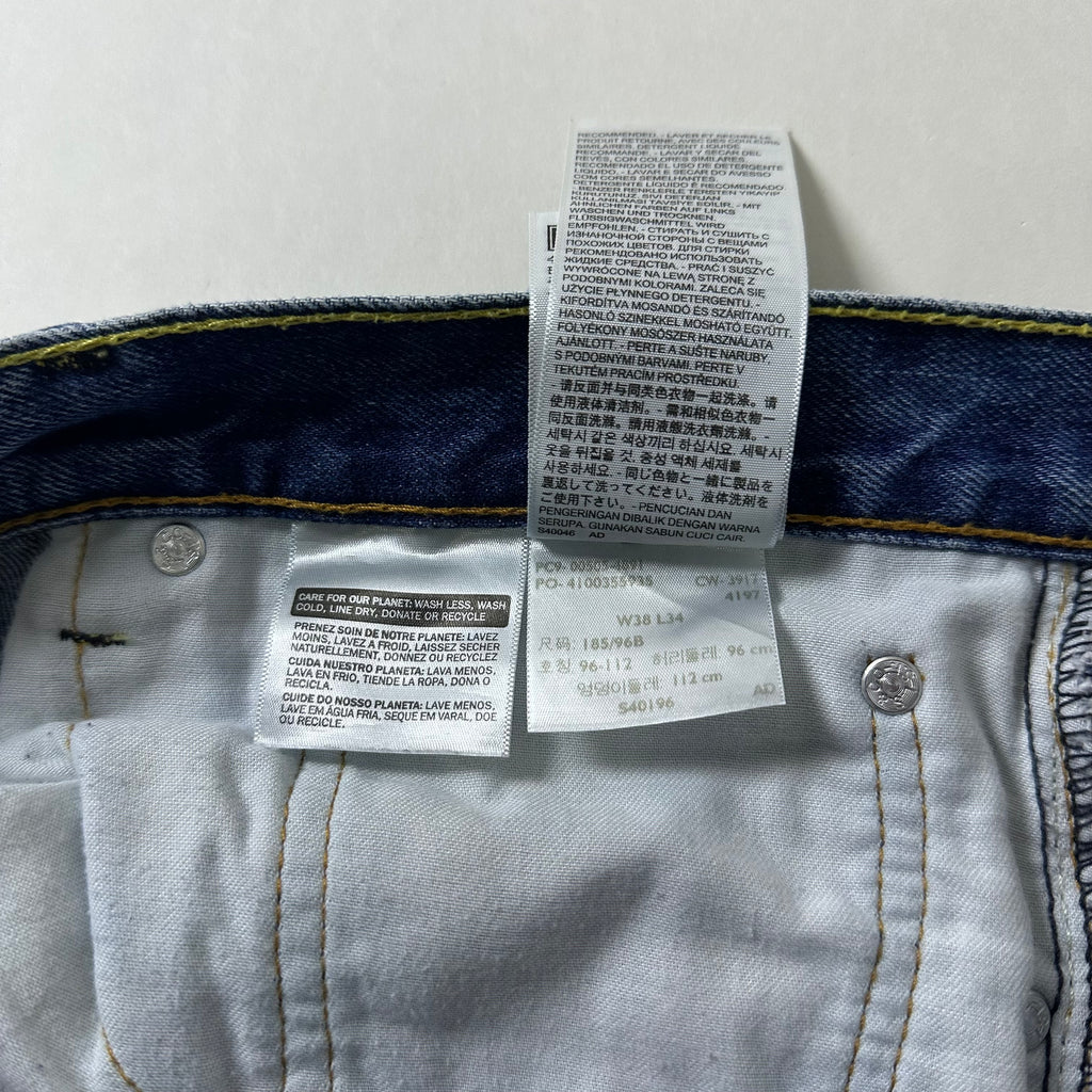 Levi’s 505 Regular Straight Fit Jeans in Medium Stonewash (Size 38)