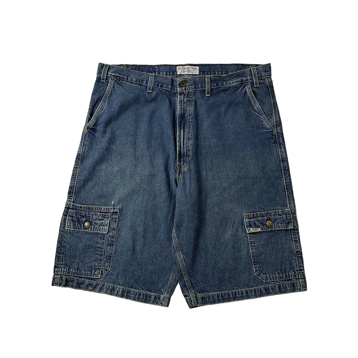 Y2k Levi’s Loose Fit Cargo Jorts (Size 40)