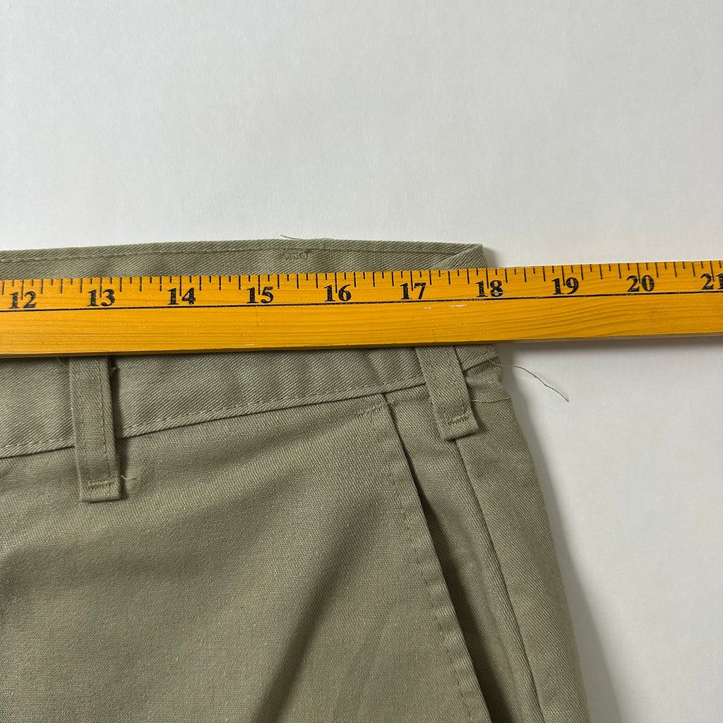 DICKIES Double Patch Shorts in Khaki (Size 36)