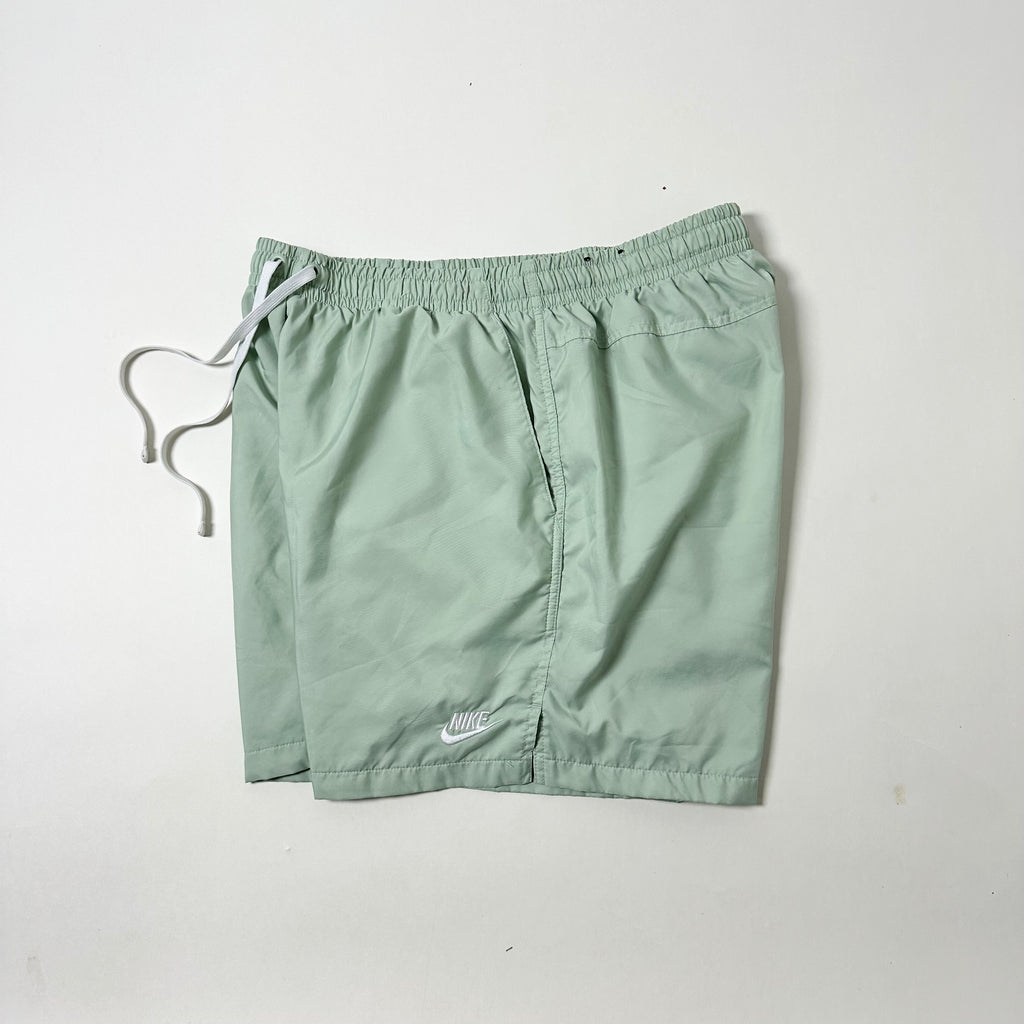 Nike Sportswear Woven Flow Shorts in Mint green (Size XL 32-38)