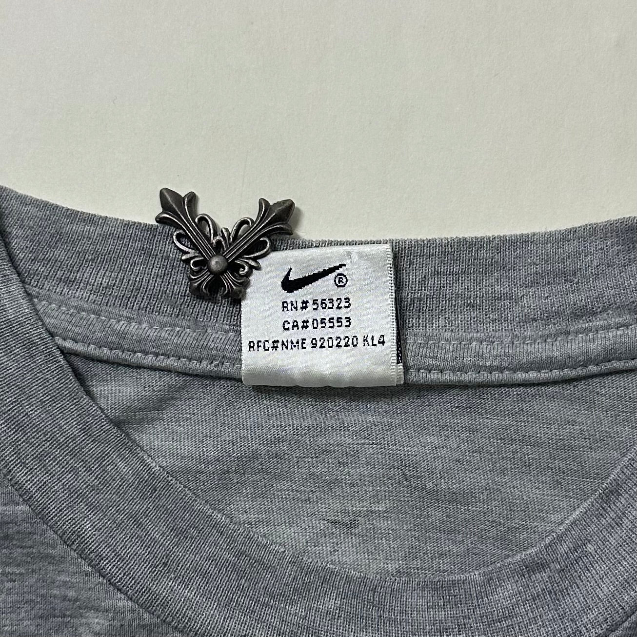Vintage Nike Reflective T-shirt in Gray (Size Medium)