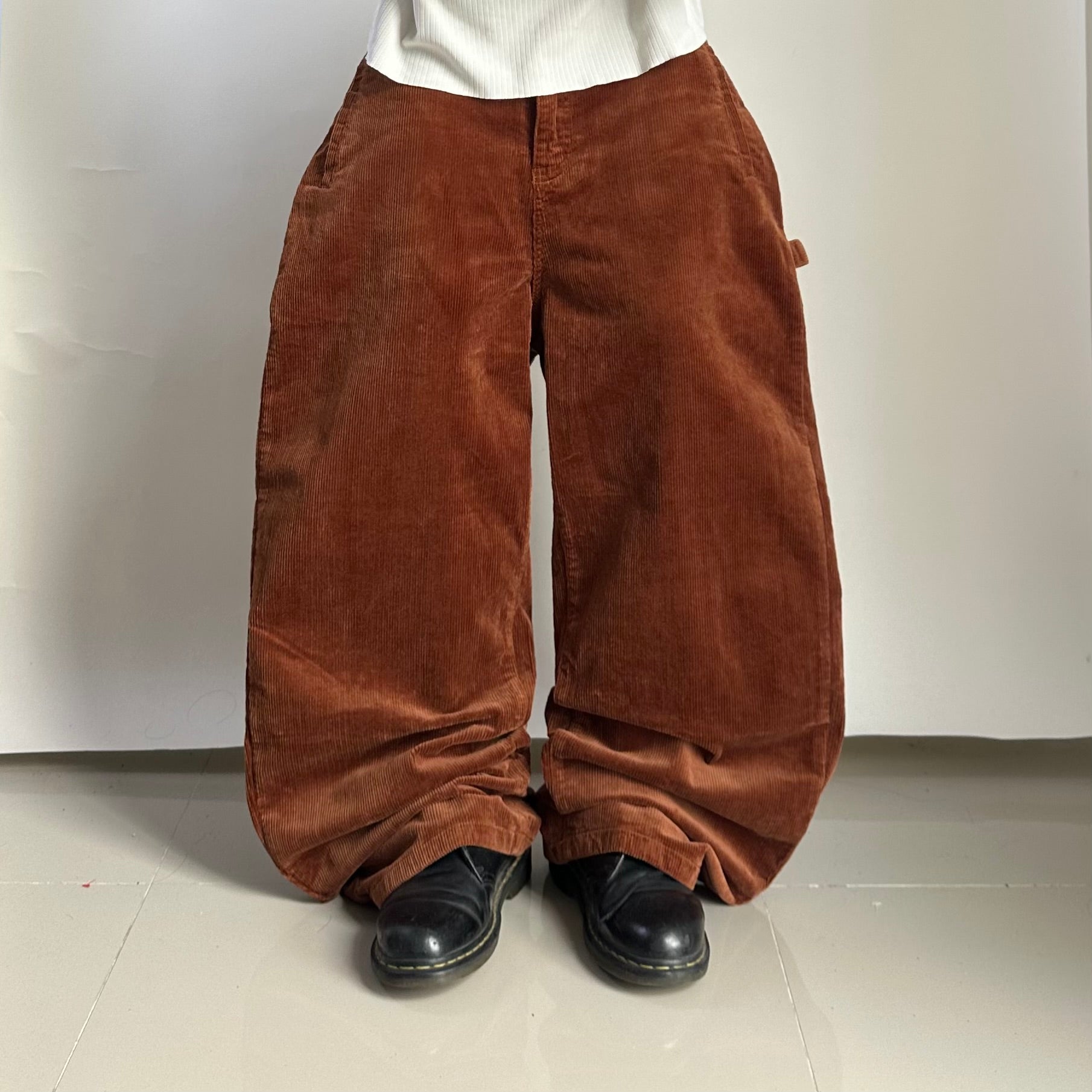 BRAND-NEW Urbanic London Lush Corduroy Carpenter Baggy Pants in Reddish Brown (Size 32-36)