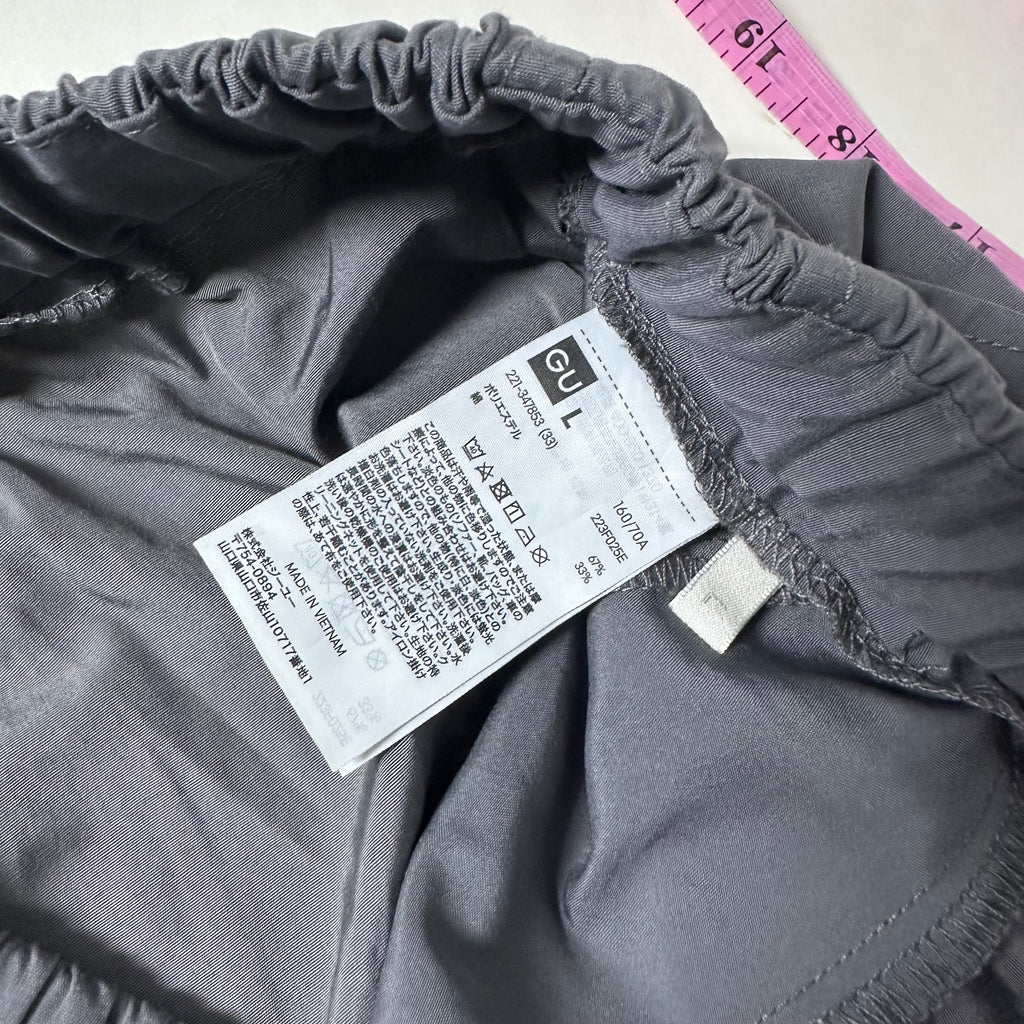 GU Parachute Cargo Pants in Gray (Size 28-34)