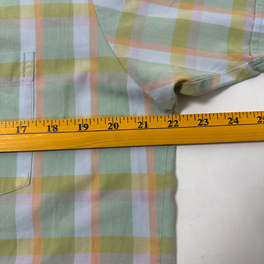 Penguin Short-sleeve Button-down Polo in Pastel Plaid Pattern (Size Medium)